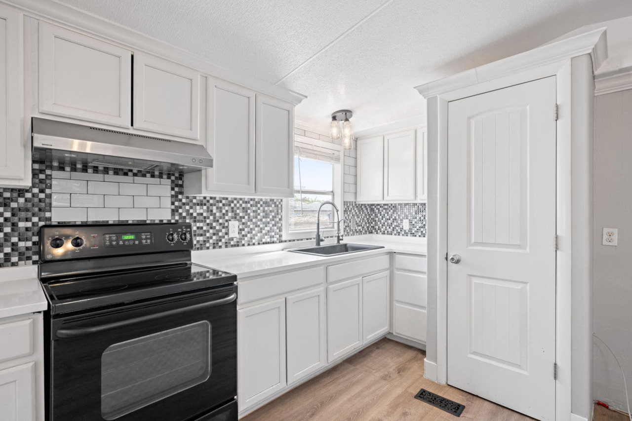 1450 N Dixie Downs Road #24 St George, UT 84770 home for sale, MLS#25-265903 - Erika Rogers Photo 9