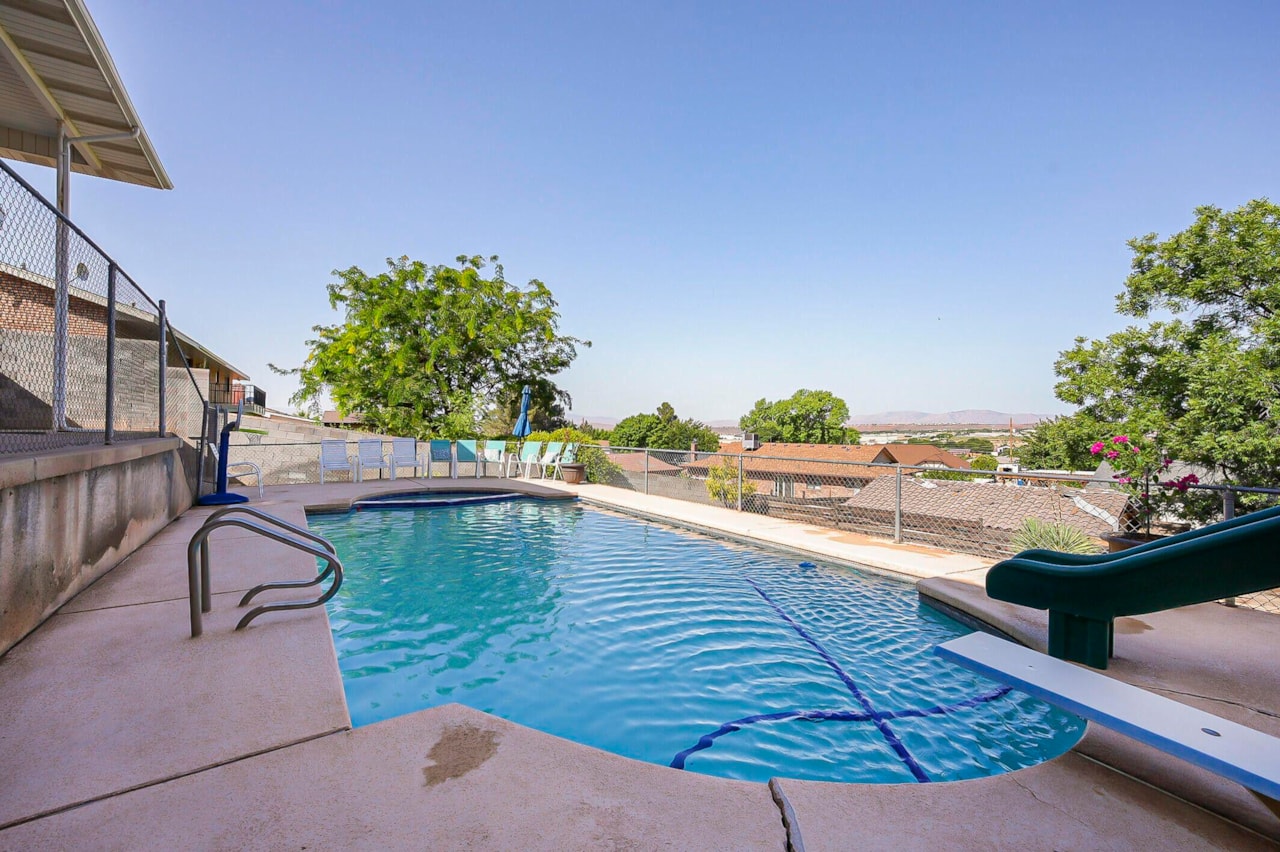 722 Staheli DR Washington, UT 84780 home for sale, MLS#25-257687 - Erika Rogers Photo 4