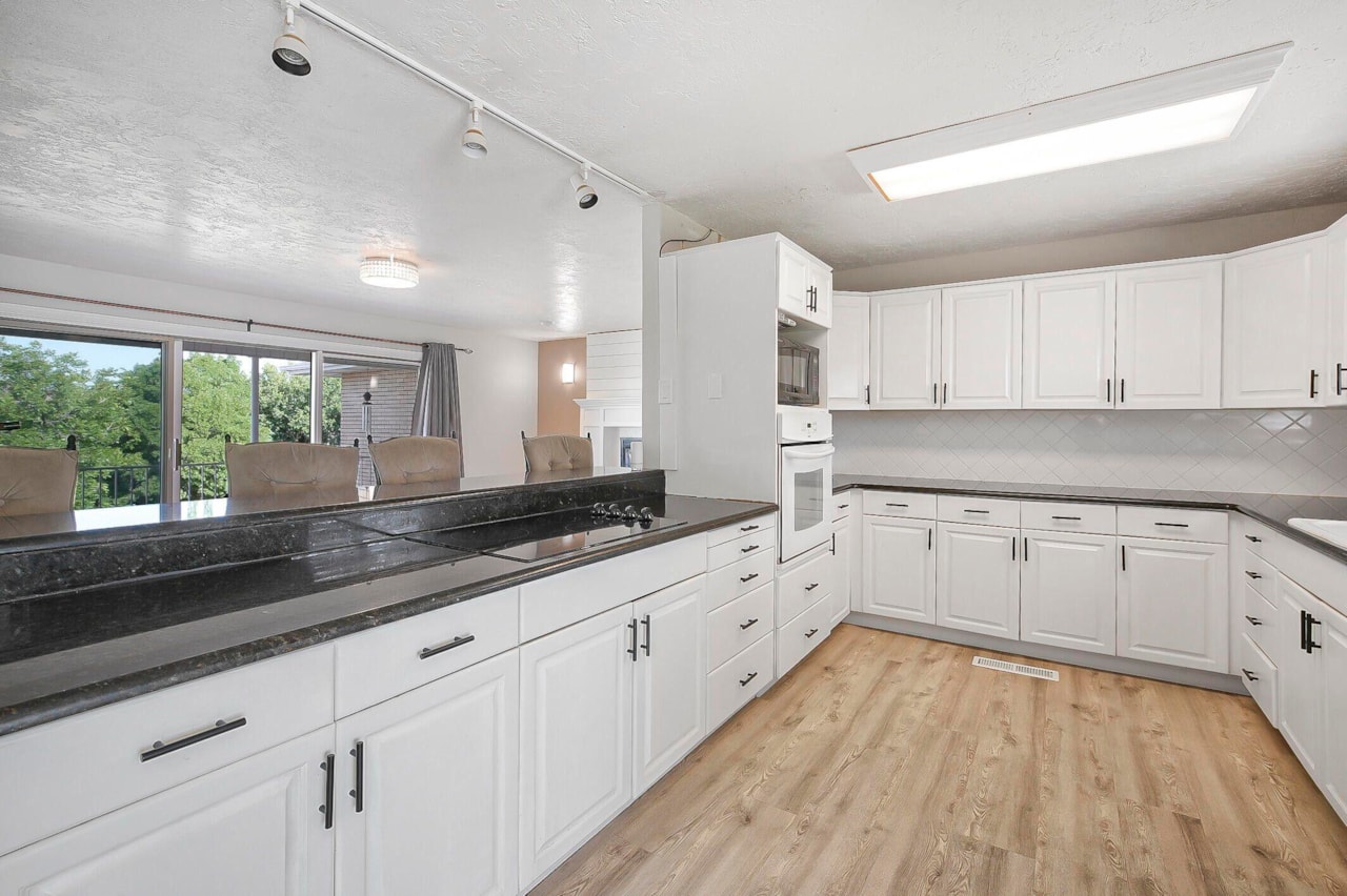 722 Staheli DR Washington, UT 84780 home for sale, MLS#25-257687 - Erika Rogers Photo 7