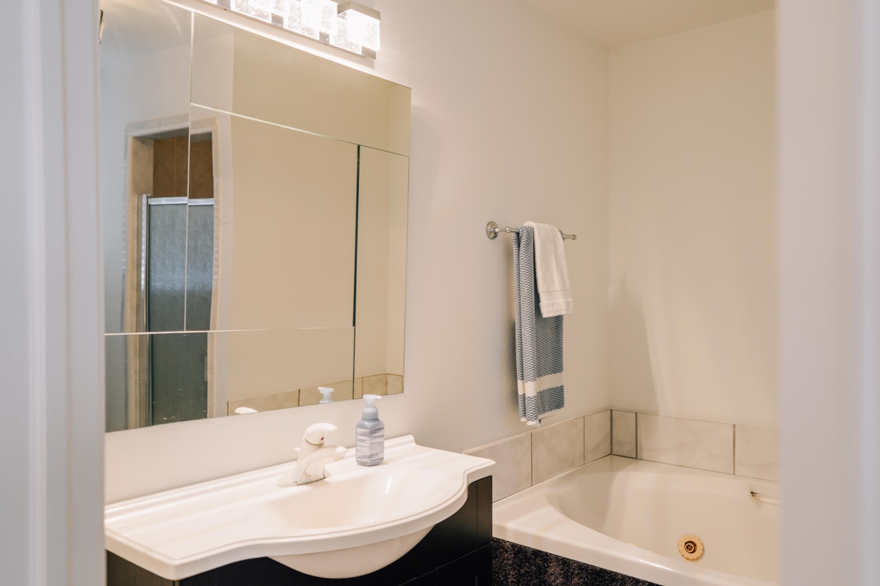 722 Staheli DR Washington, UT 84780 home for sale, MLS#25-257687 - Erika Rogers Photo 16