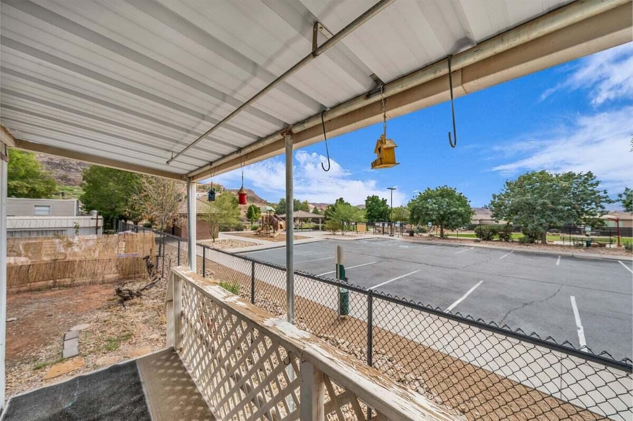 200 E 400  S #11 Washington, UT 84780 home for sale, MLS#25-265924 - Erika Rogers Photo 3