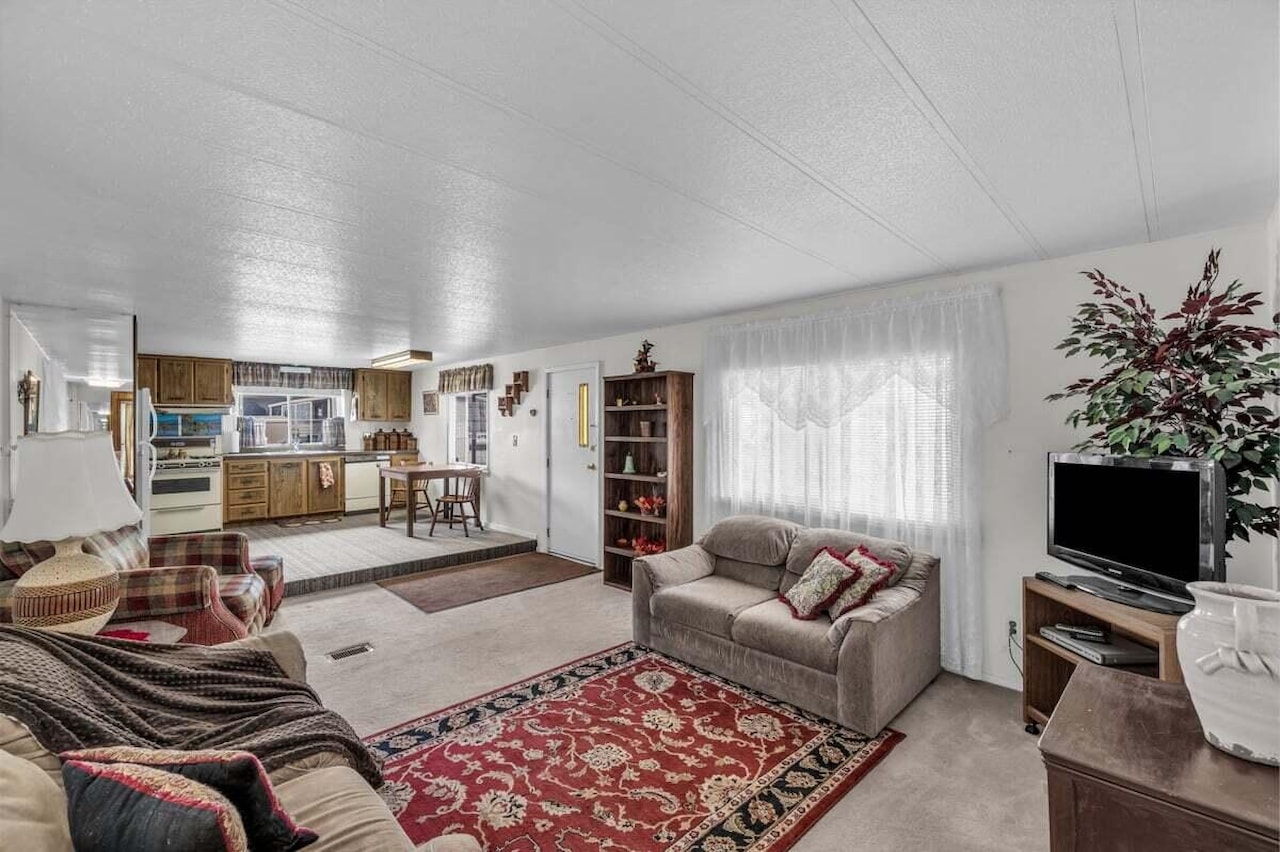 200 E 400  S #11 Washington, UT 84780 home for sale, MLS#25-265924 - Erika Rogers Photo 4