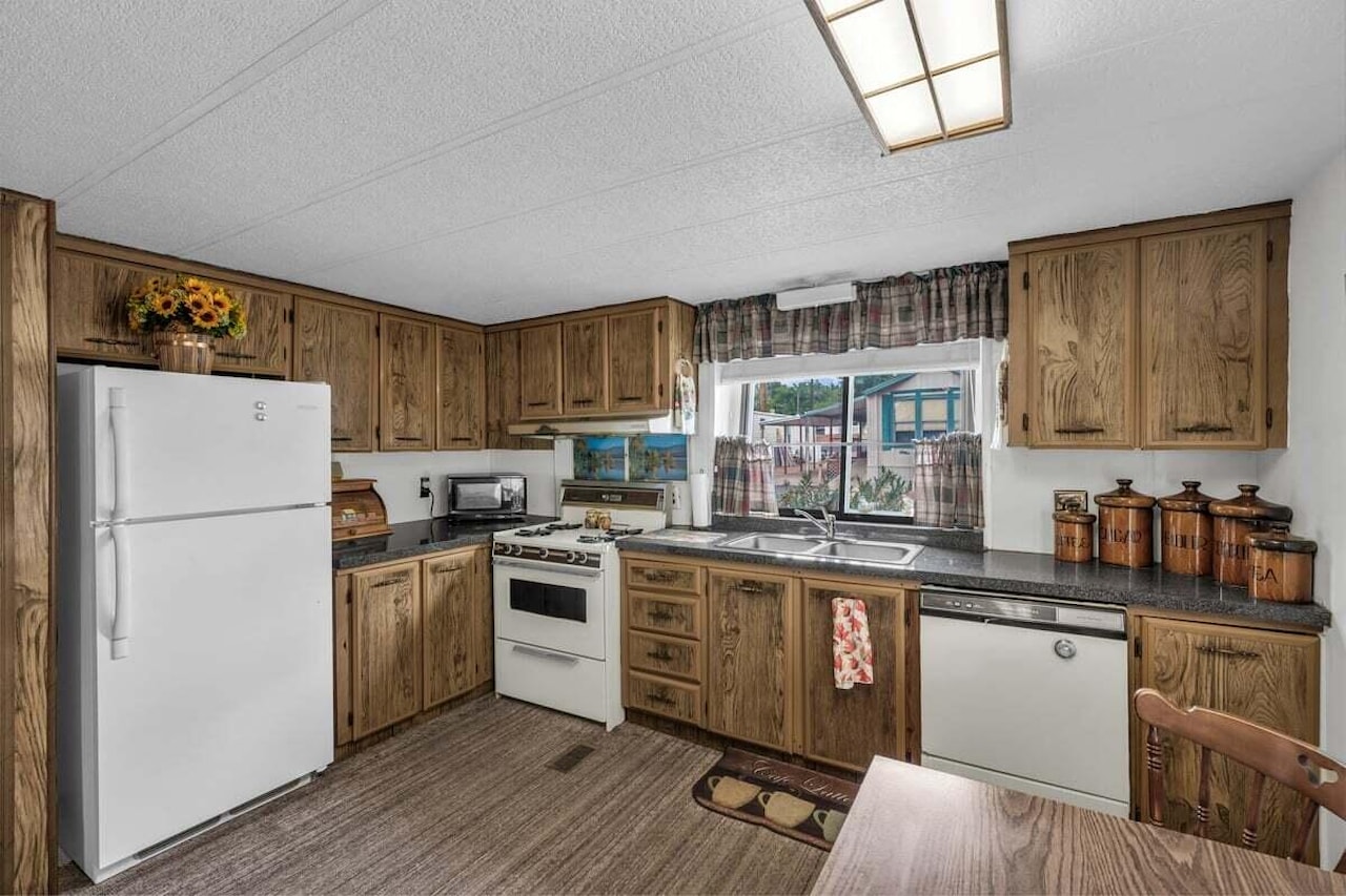 200 E 400  S #11 Washington, UT 84780 home for sale, MLS#25-265924 - Erika Rogers Photo 7