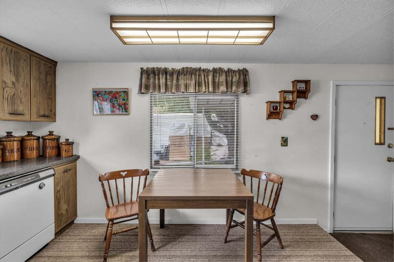 200 E 400  S #11 Washington, UT 84780 home for sale, MLS#25-265924 - Erika Rogers Photo 8