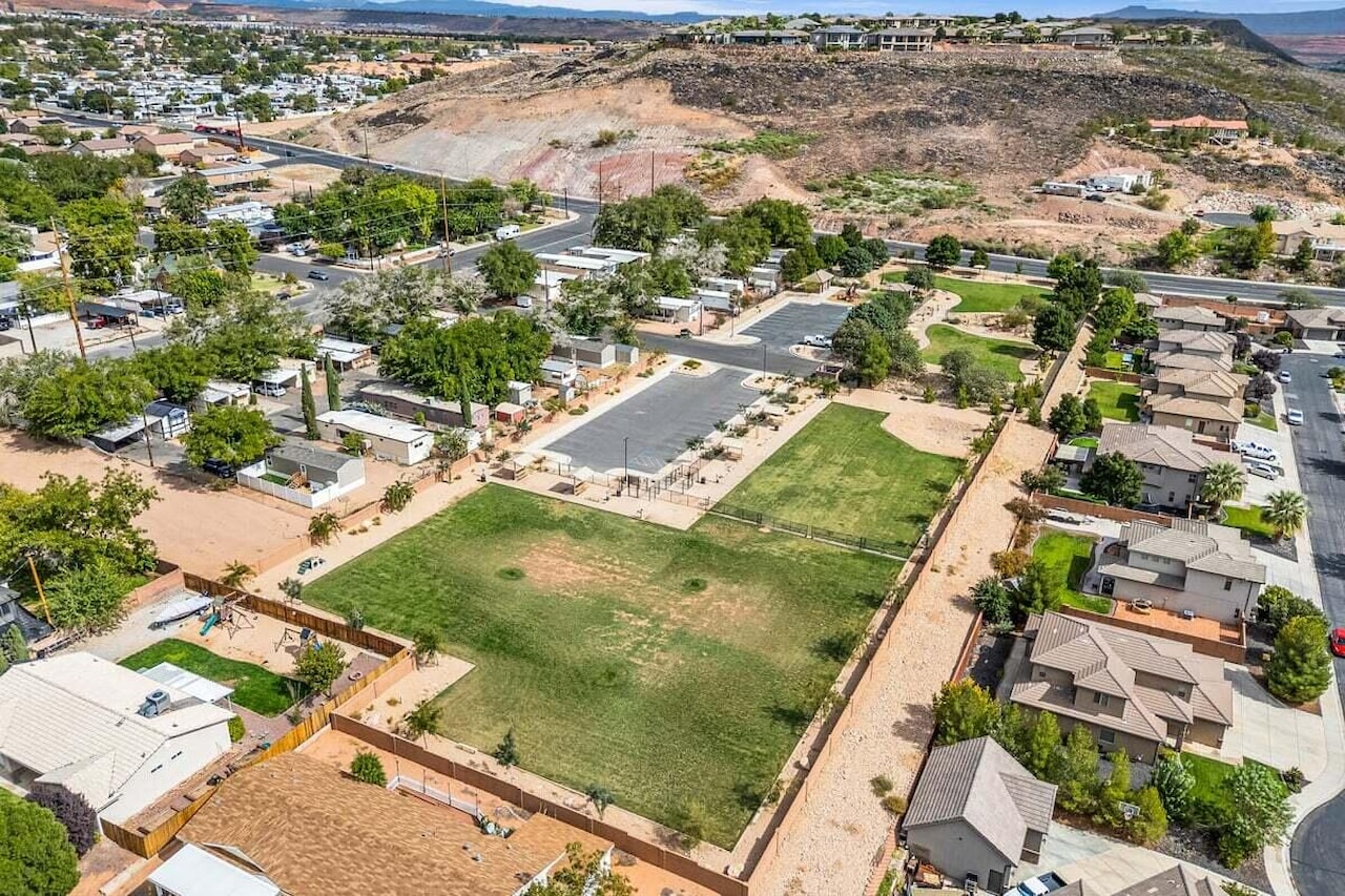 200 E 400  S #11 Washington, UT 84780 home for sale, MLS#25-265924 - Erika Rogers Photo 17