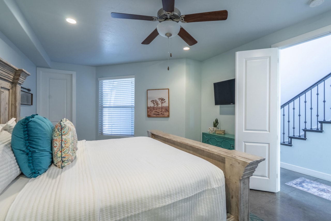 1671 W Caledonia Dunes DR St George, UT 84770 home for sale, MLS#25-265940 - Erika Rogers Photo 12