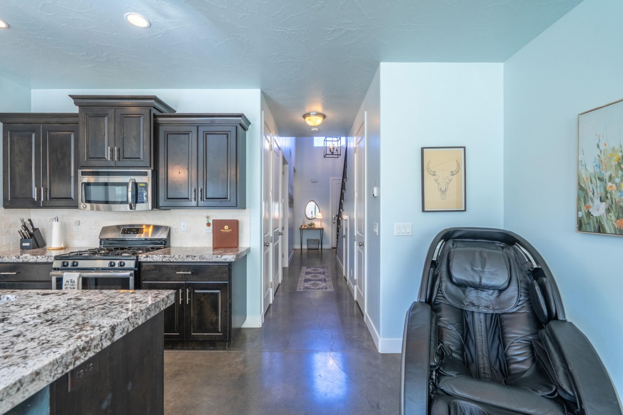 1671 W Caledonia Dunes DR St George, UT 84770 home for sale, MLS#25-265940 - Erika Rogers Photo 37