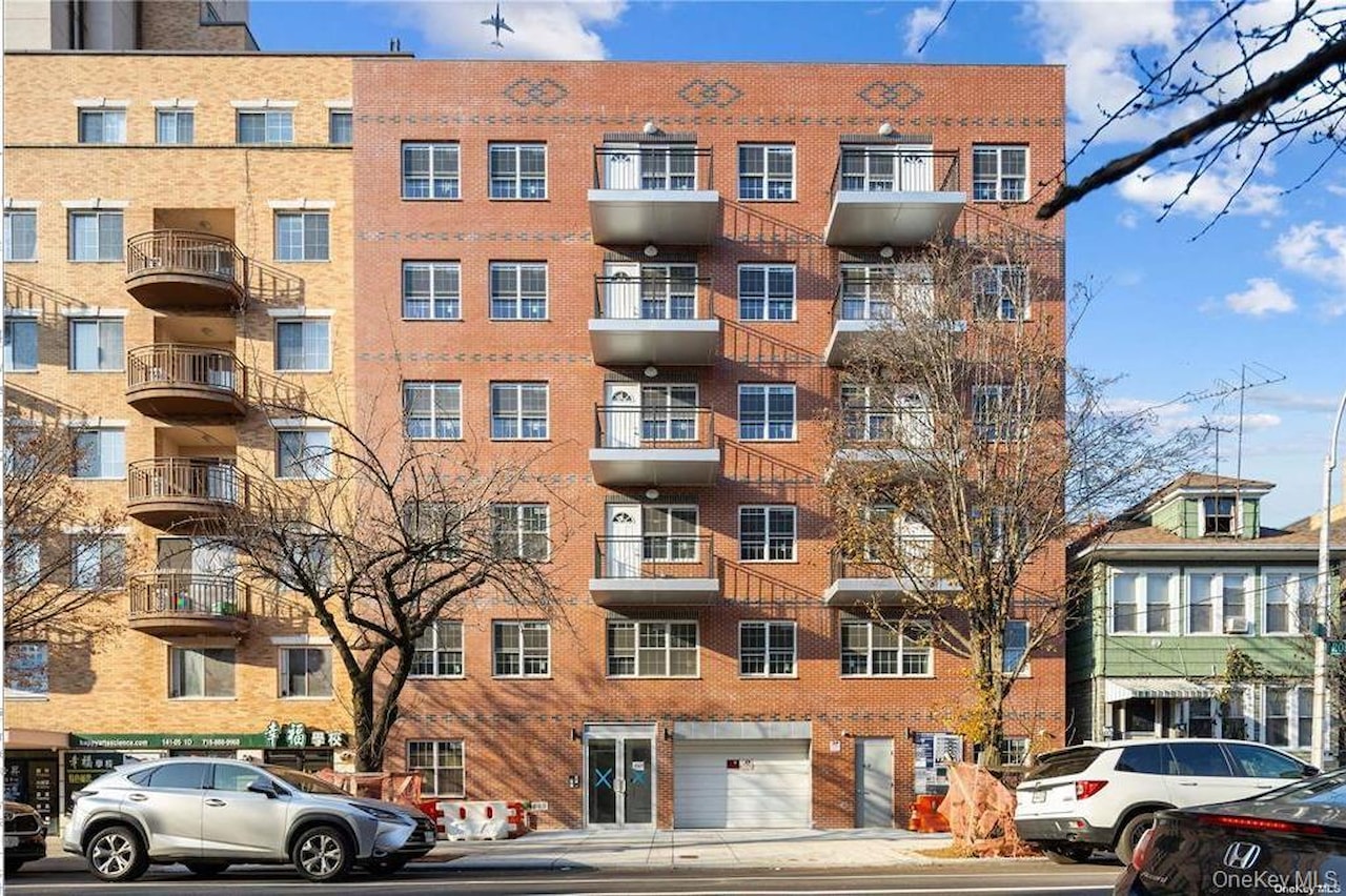 141-15 Cherry Ave #5C Flushing, NY 11355 | MLS 923936