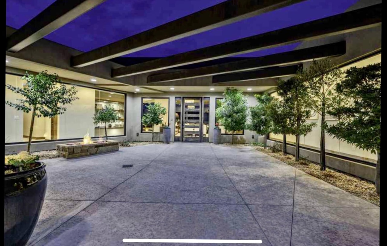 2040 S Pinnacle CIR St George, UT 84790 home for sale, MLS#25-259834 - Erika Rogers Photo 10