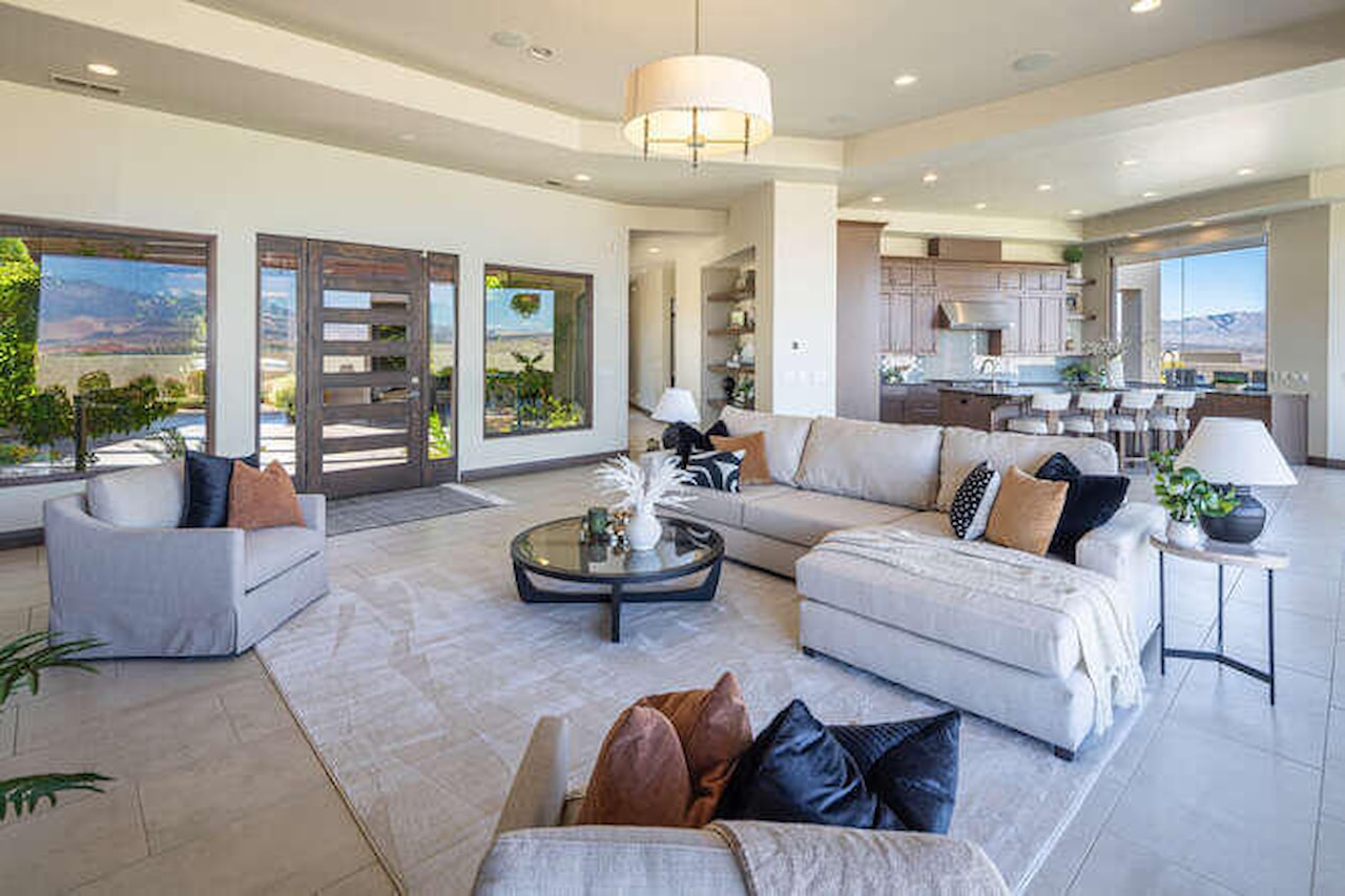 2040 S Pinnacle CIR St George, UT 84790 home for sale, MLS#25-259834 - Erika Rogers Photo 17