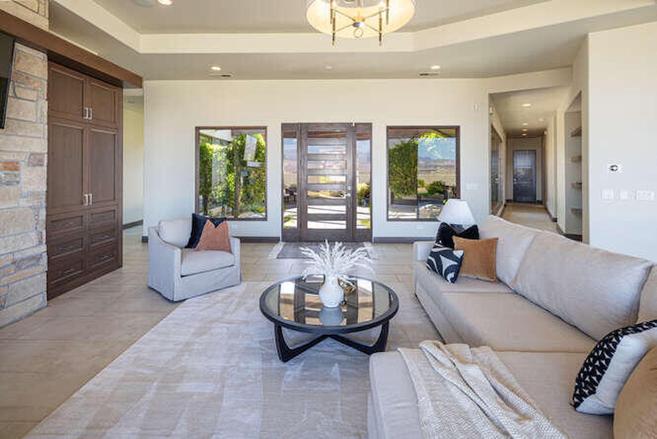 2040 S Pinnacle CIR St George, UT 84790 home for sale, MLS#25-259834 - Erika Rogers Photo 18