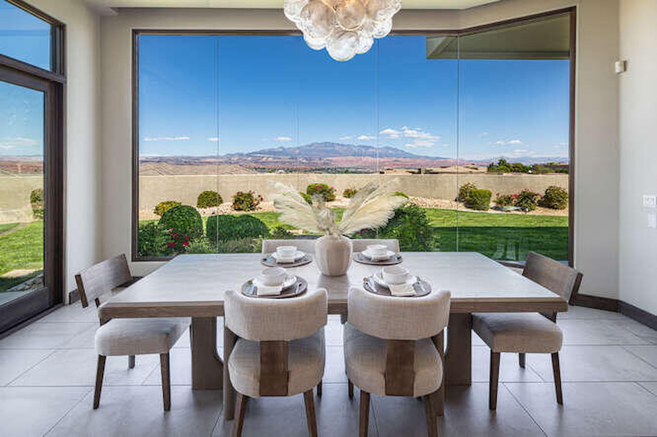 2040 S Pinnacle CIR St George, UT 84790 home for sale, MLS#25-259834 - Erika Rogers Photo 29