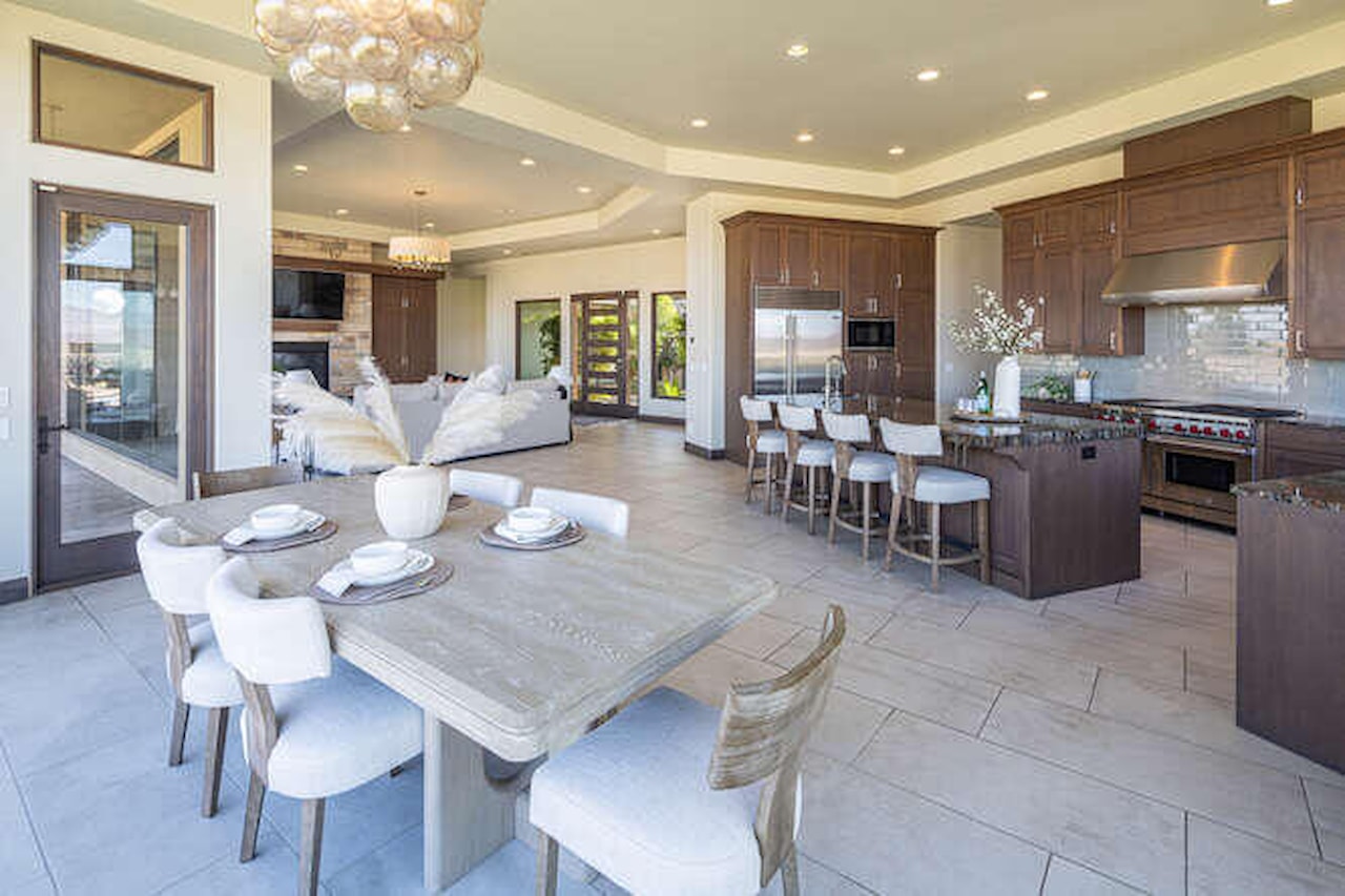 2040 S Pinnacle CIR St George, UT 84790 home for sale, MLS#25-259834 - Erika Rogers Photo 31