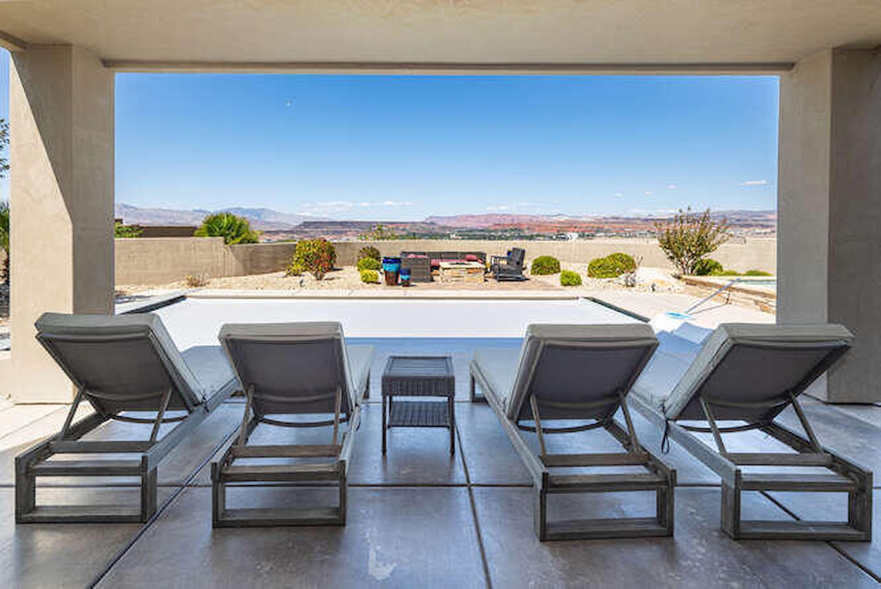 2040 S Pinnacle CIR St George, UT 84790 home for sale, MLS#25-259834 - Erika Rogers Photo 45