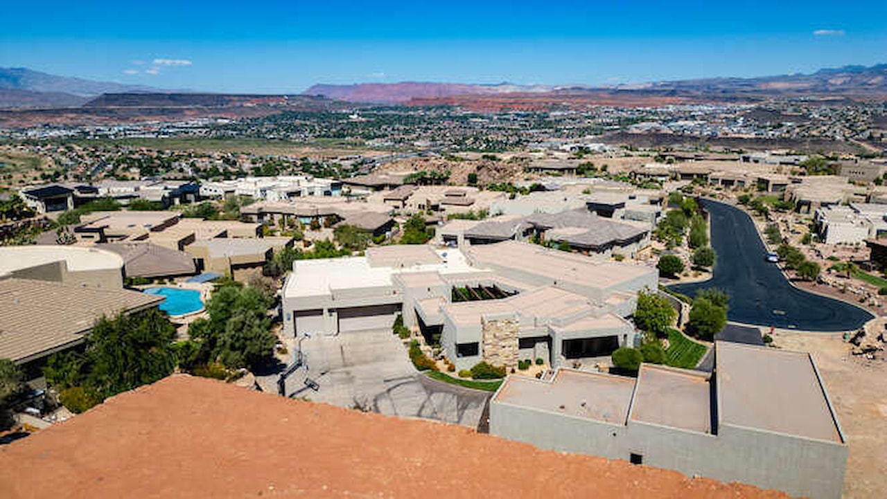 2040 S Pinnacle CIR St George, UT 84790 home for sale, MLS#25-259834 - Erika Rogers Photo 73