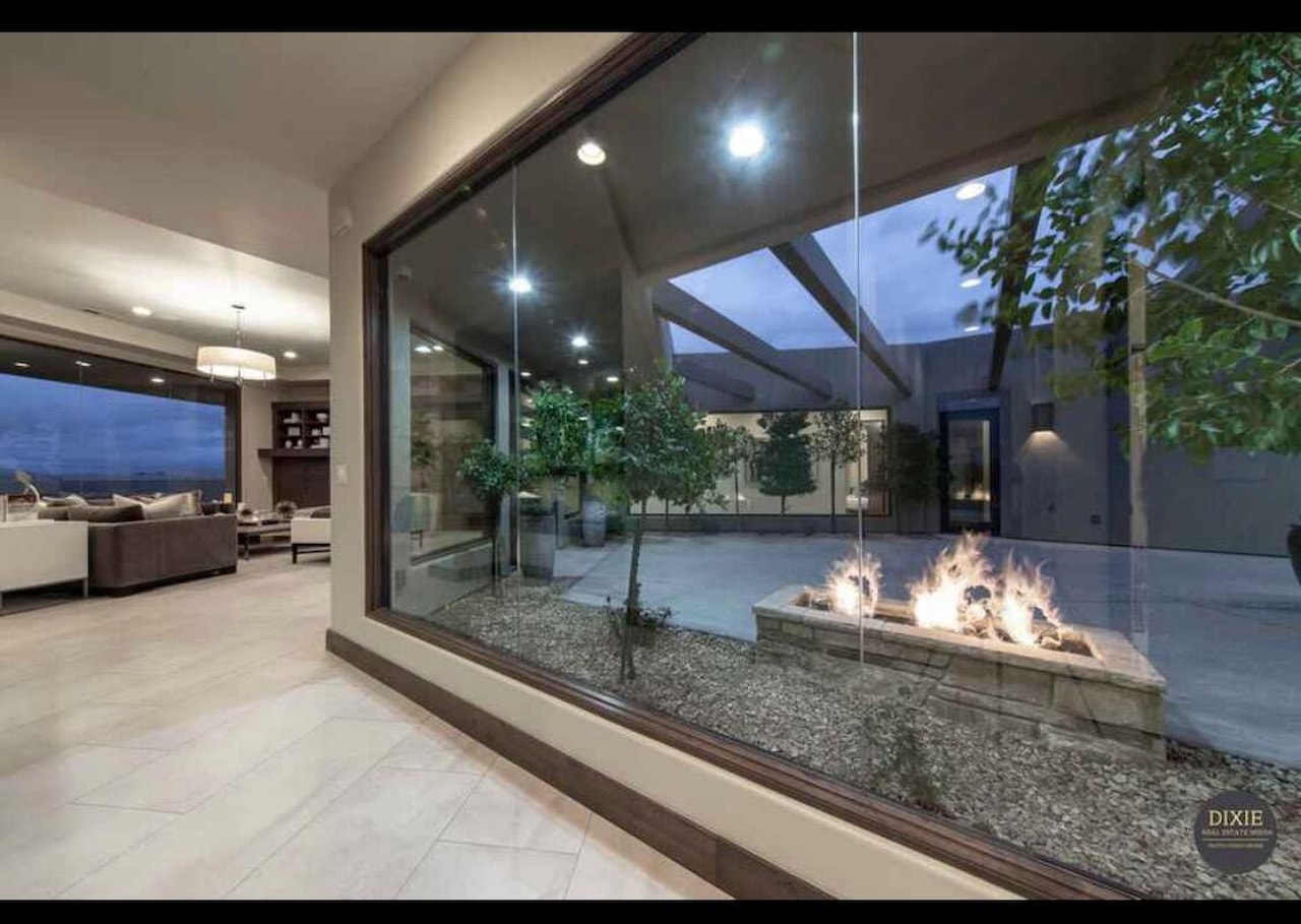 2040 S Pinnacle CIR St George, UT 84790 home for sale, MLS#25-259834 - Erika Rogers Photo 13