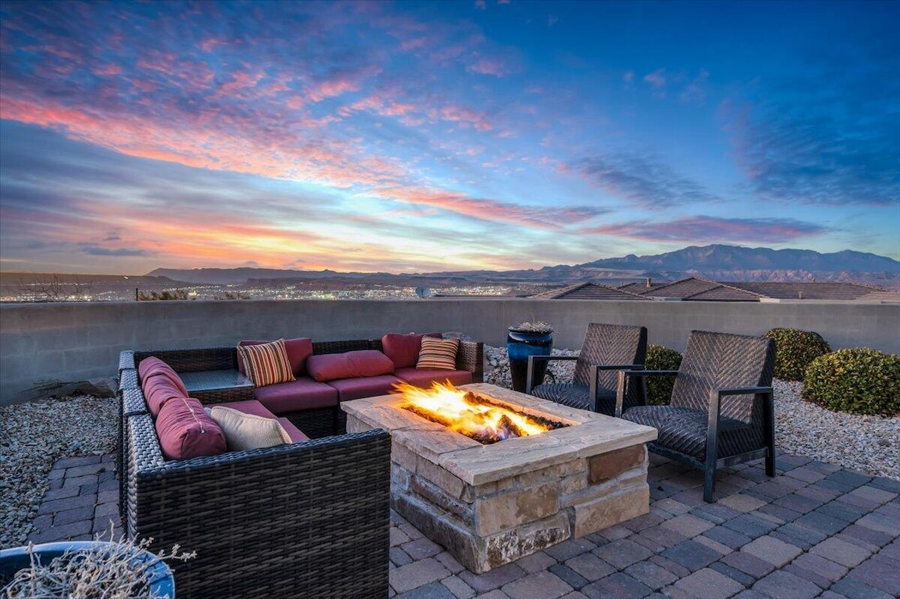 2040 S Pinnacle CIR St George, UT 84790 home for sale, MLS#25-259834 - Erika Rogers Photo 52