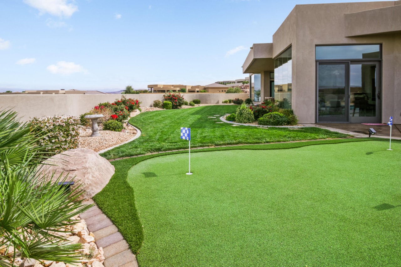 2040 S Pinnacle CIR St George, UT 84790 home for sale, MLS#25-259834 - Erika Rogers Photo 51