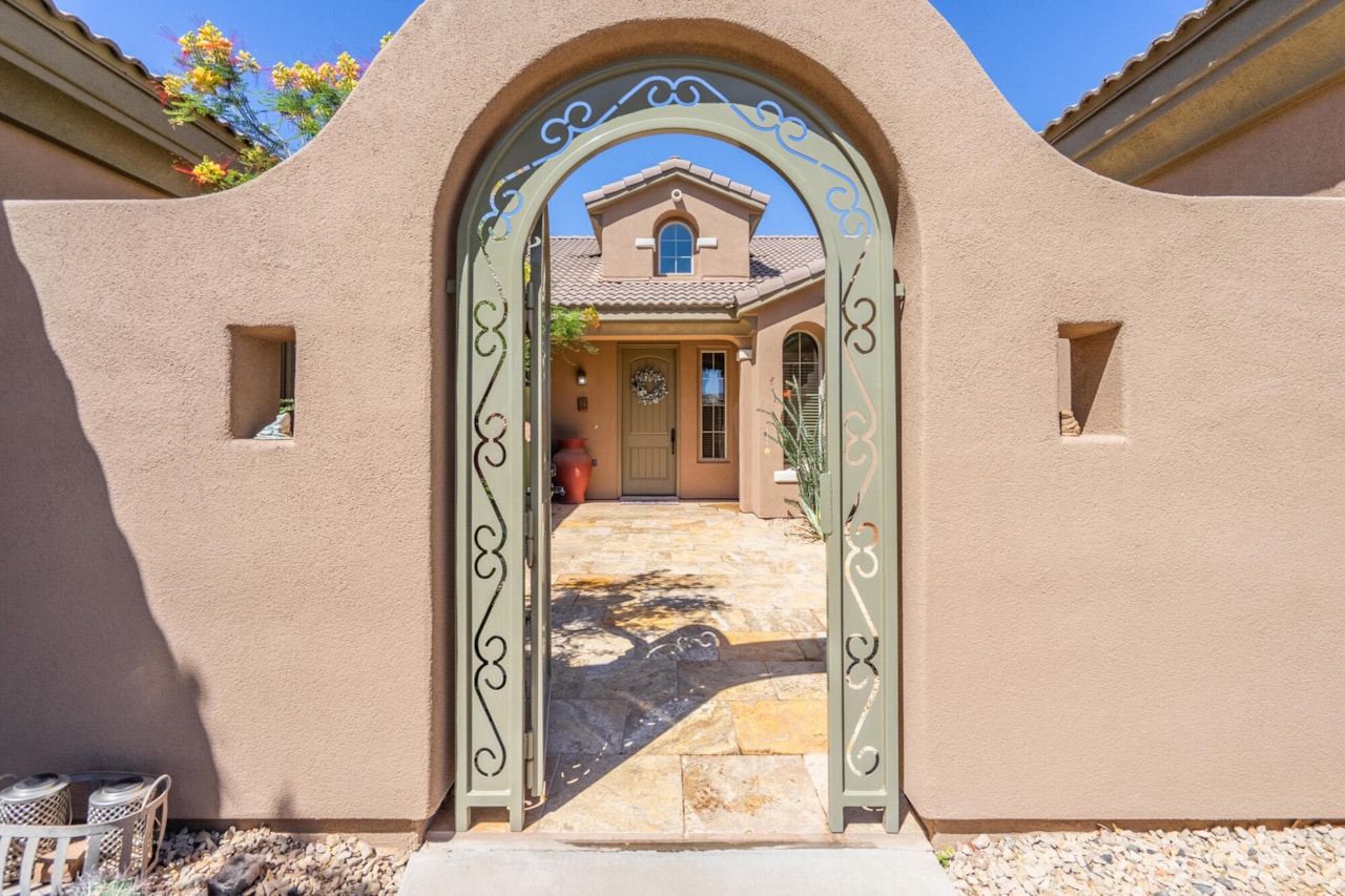 1007 N Mountainside Ave Washington, UT 84780 home for sale, MLS#25-265988 - Erika Rogers