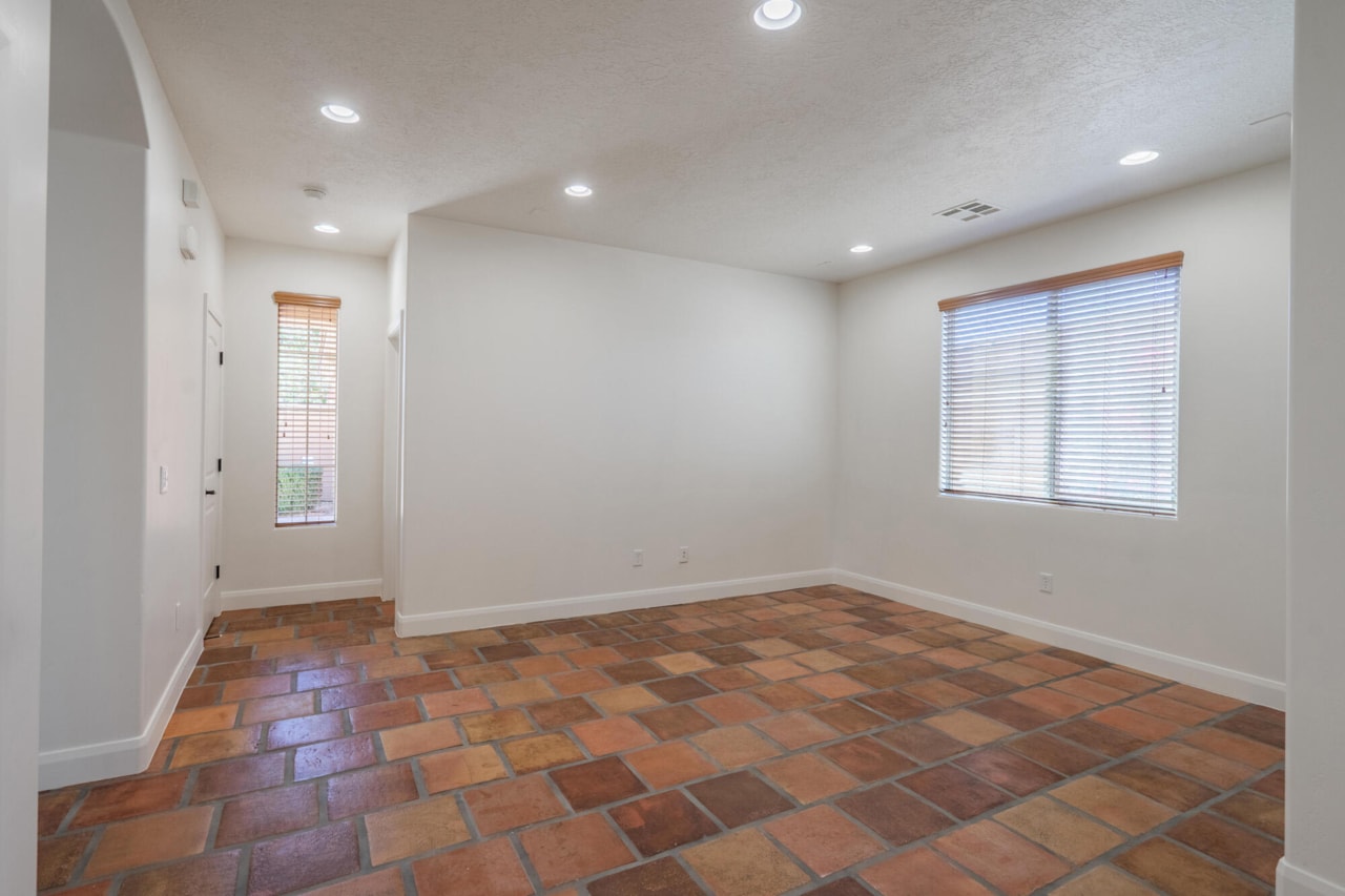 1007 N Mountainside Ave Washington, UT 84780 home for sale, MLS#25-265988 - Erika Rogers Photo 43