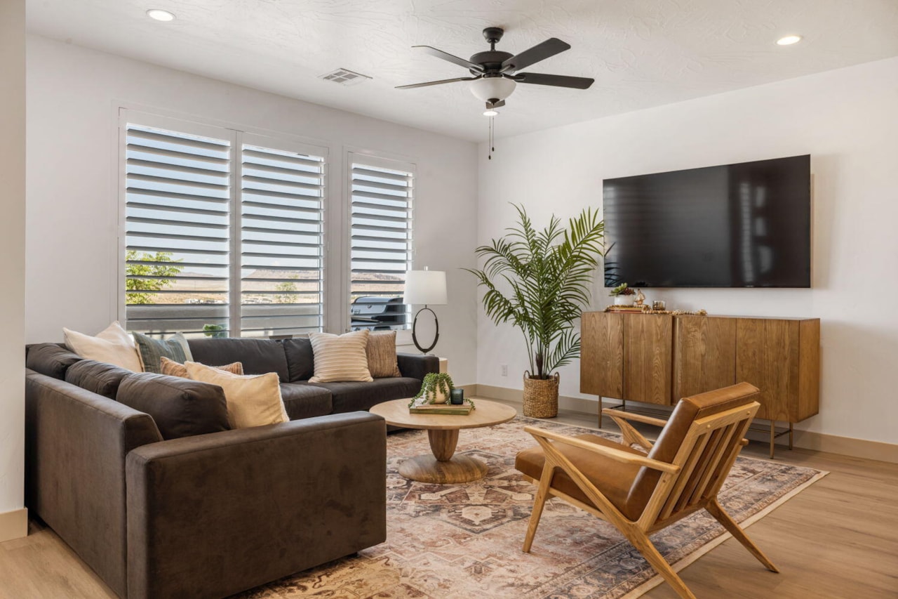 5416 S Aquamarine LN St George, UT 84790 home for sale, MLS#25-265995 - Erika Rogers Photo 9