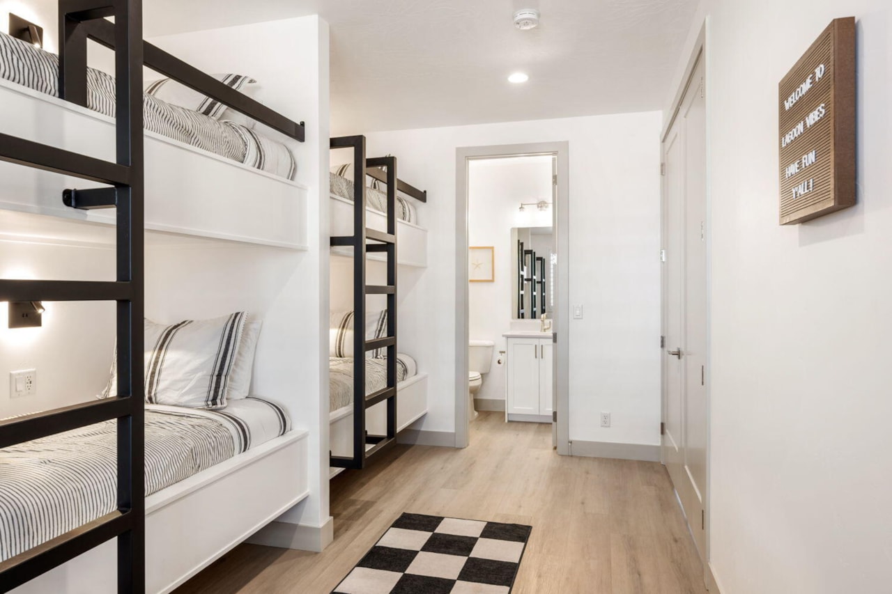 5416 S Aquamarine LN St George, UT 84790 home for sale, MLS#25-265995 - Erika Rogers Photo 22