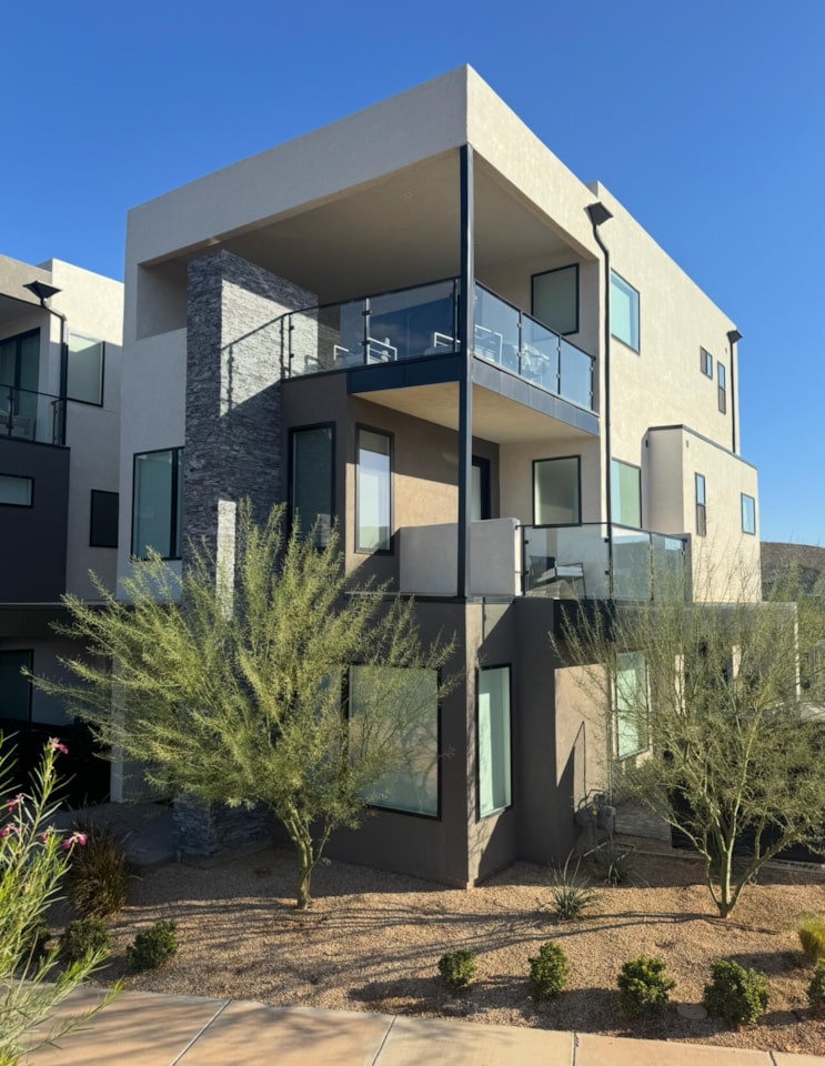 723 W Sapphire LN St George, UT 84790 home for sale, MLS#25-266001 - Erika Rogers Photo 3