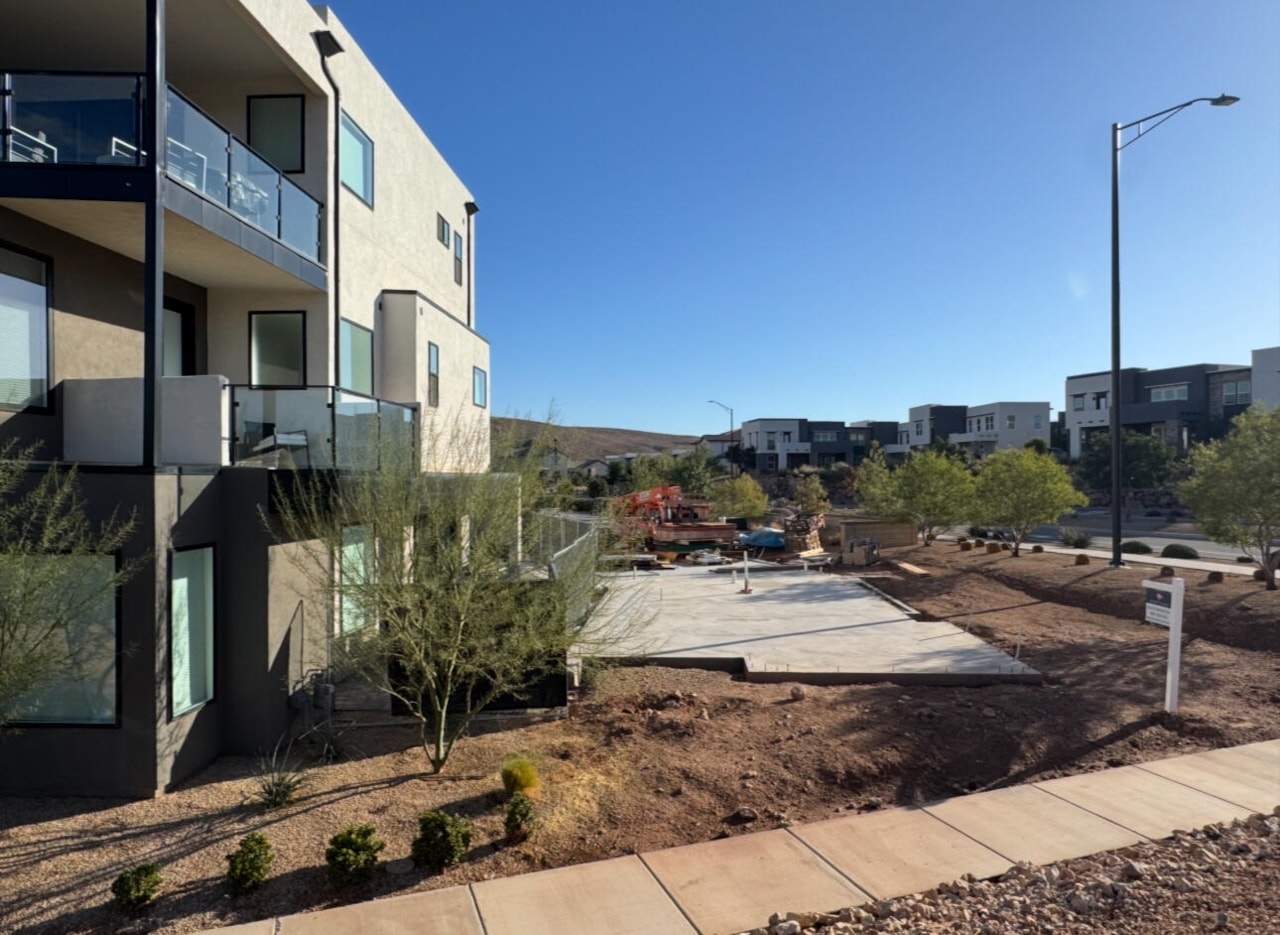 723 W Sapphire LN St George, UT 84790 home for sale, MLS#25-266001 - Erika Rogers Photo 6