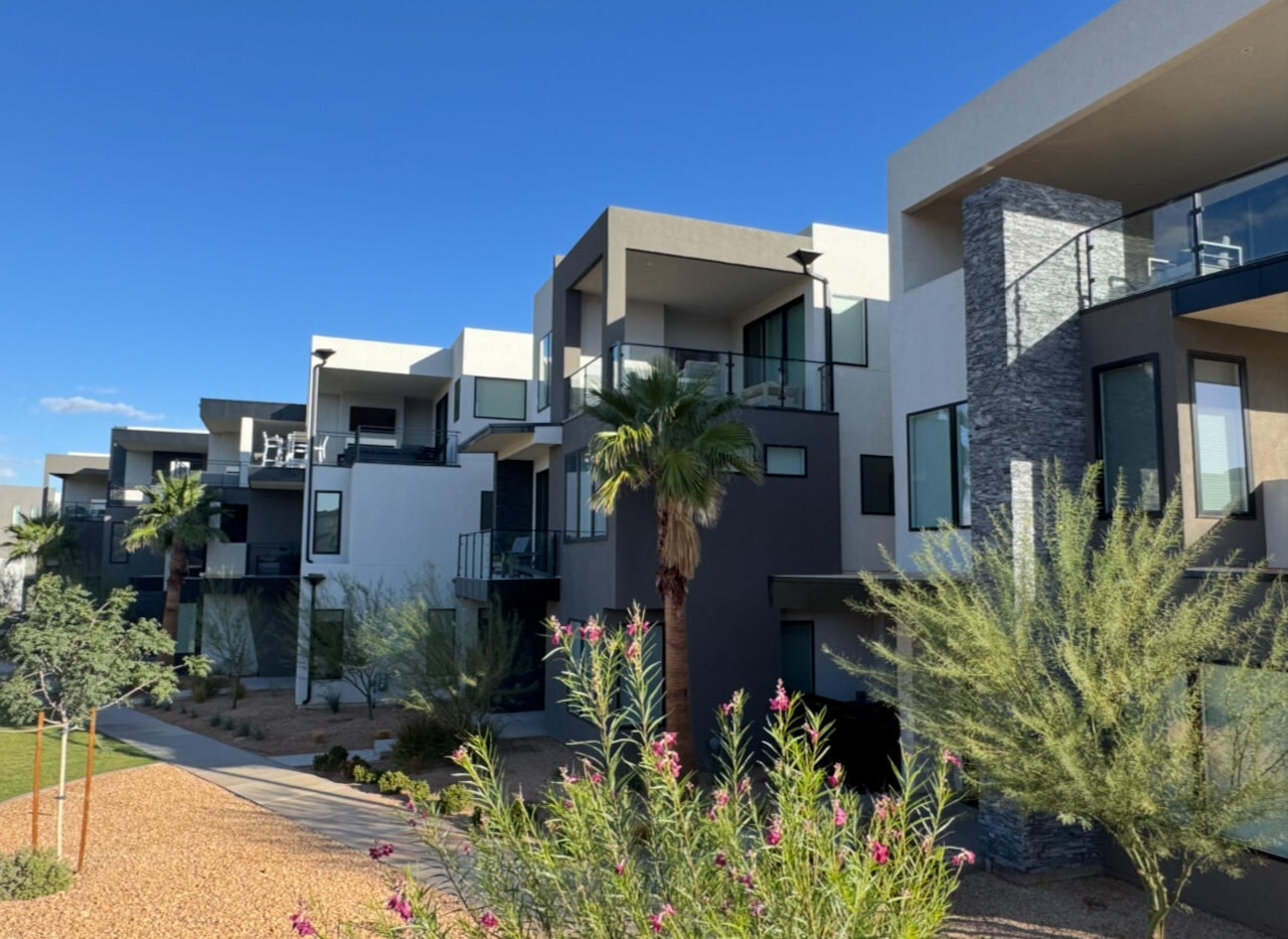 723 W Sapphire LN St George, UT 84790 home for sale, MLS#25-266001 - Erika Rogers Photo 7