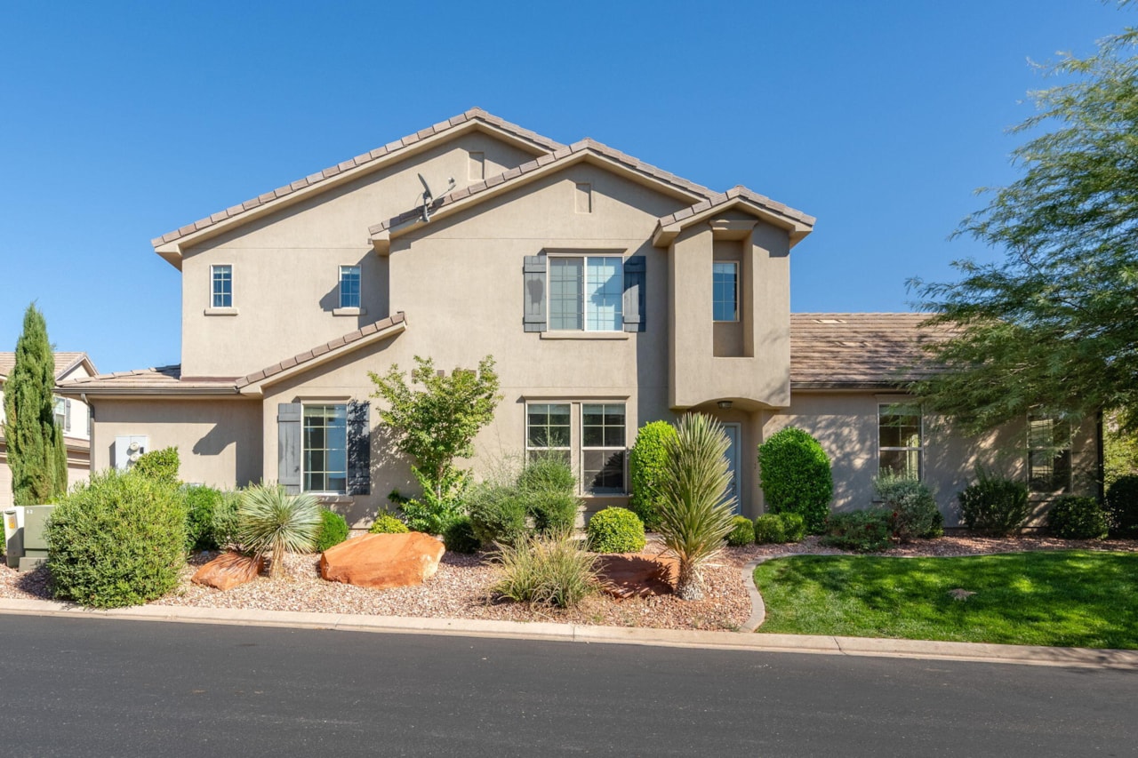 1888 Holiday LN Washington, UT 84780 home for sale, MLS#25-266006 - Erika Rogers