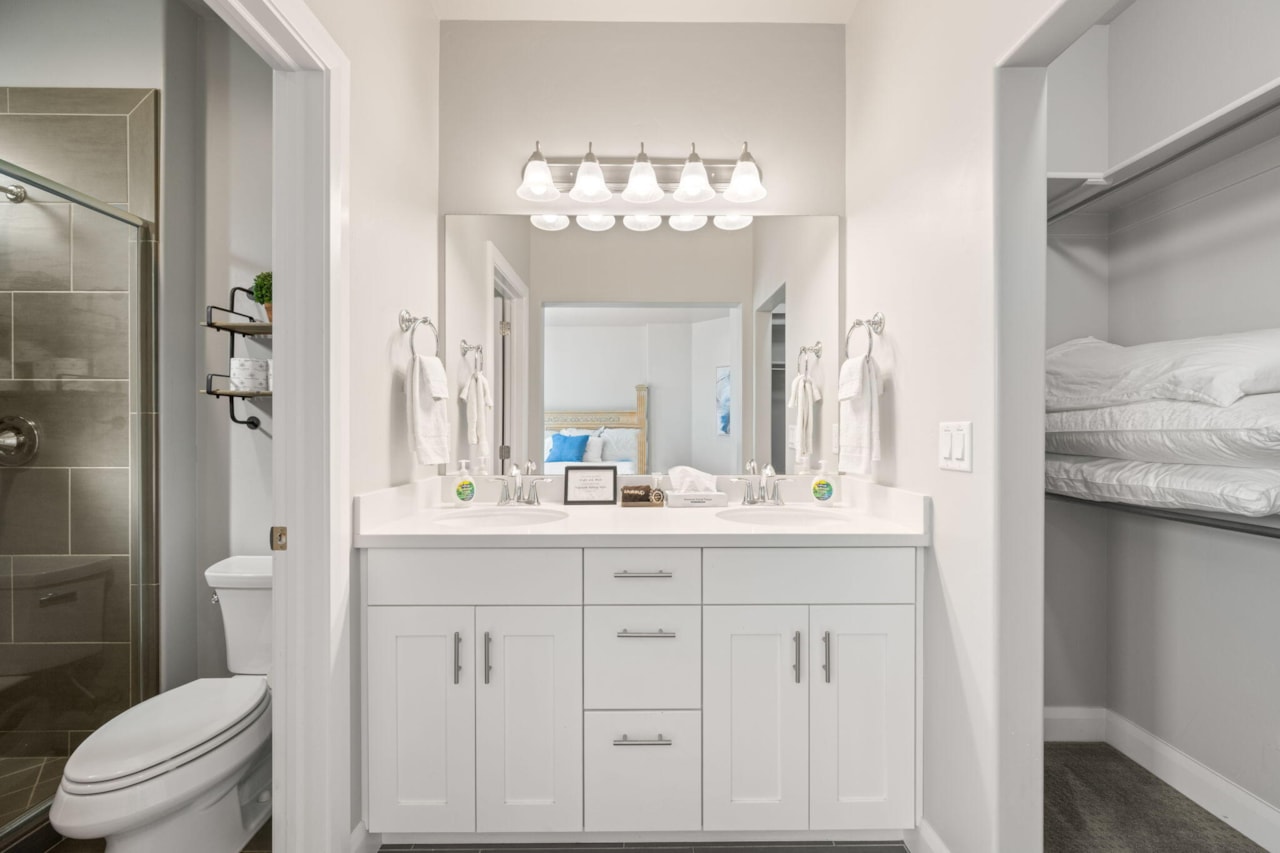 1888 Holiday LN Washington, UT 84780 home for sale, MLS#25-266006 - Erika Rogers Photo 10