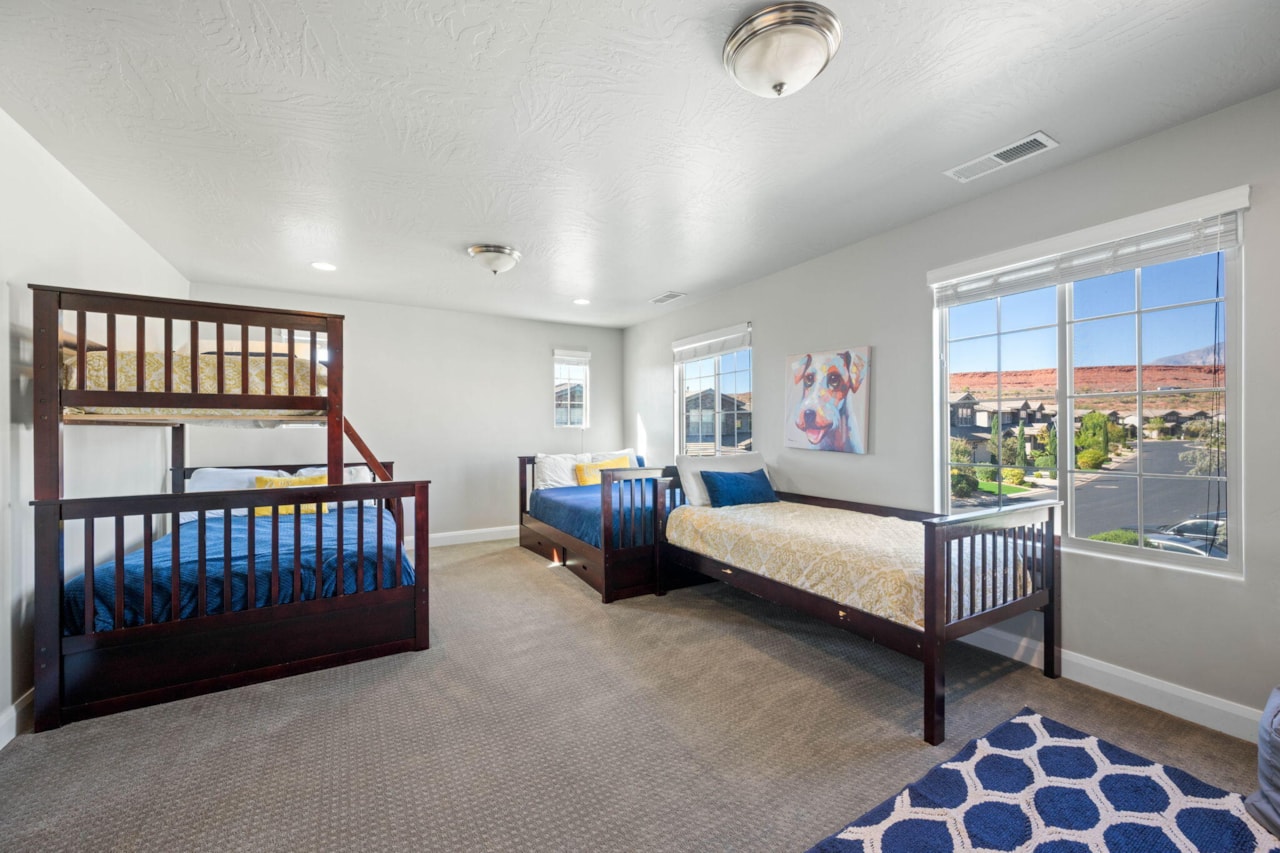 1888 Holiday LN Washington, UT 84780 home for sale, MLS#25-266006 - Erika Rogers Photo 12