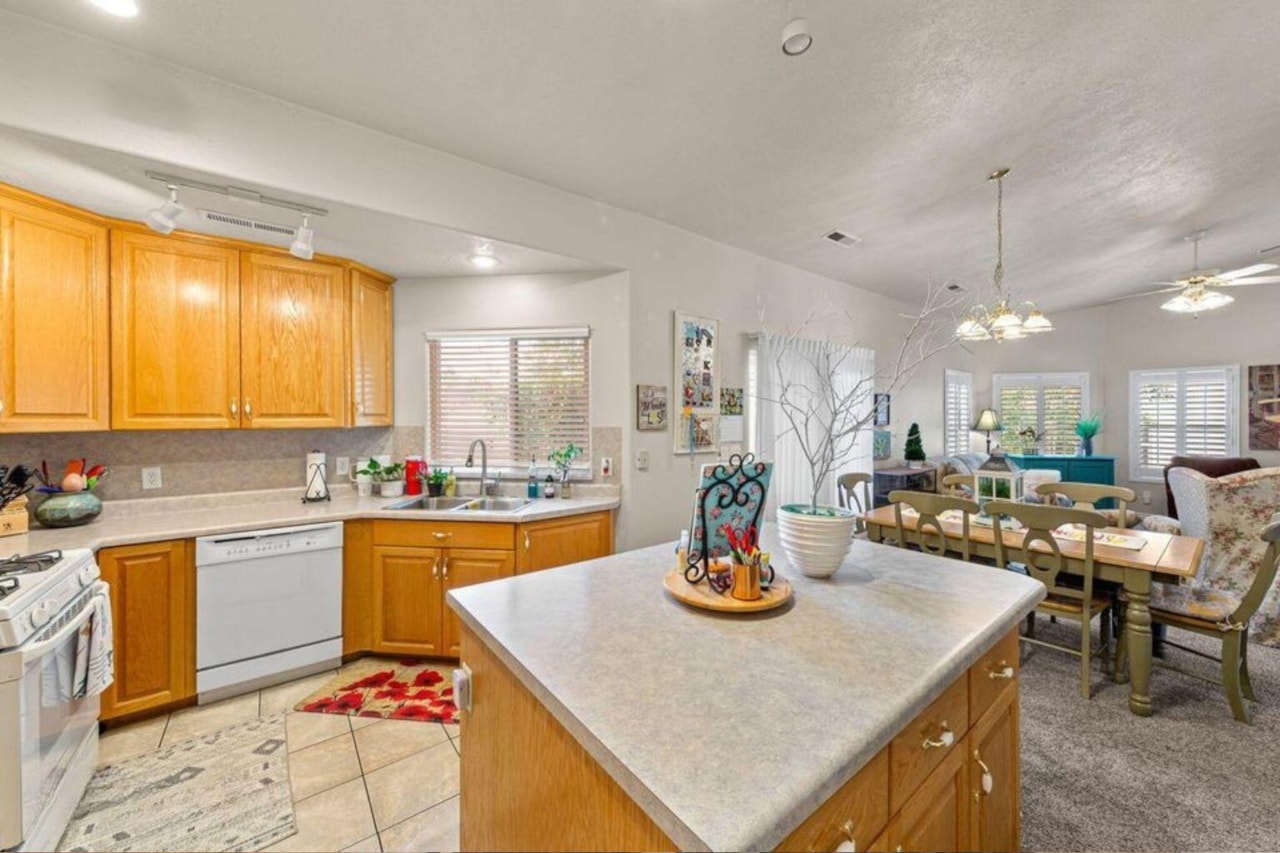 1610 W 100 N #29 St George, UT 84770 home for sale, MLS#25-265959 - Erika Rogers Photo 8