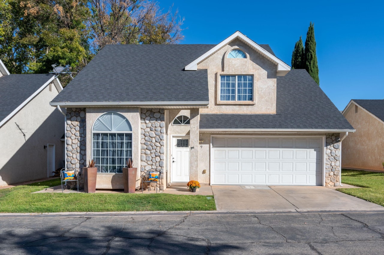 1040 N 1300  W #7 St George, UT 84770 home for sale, MLS#25-266021 - Erika Rogers