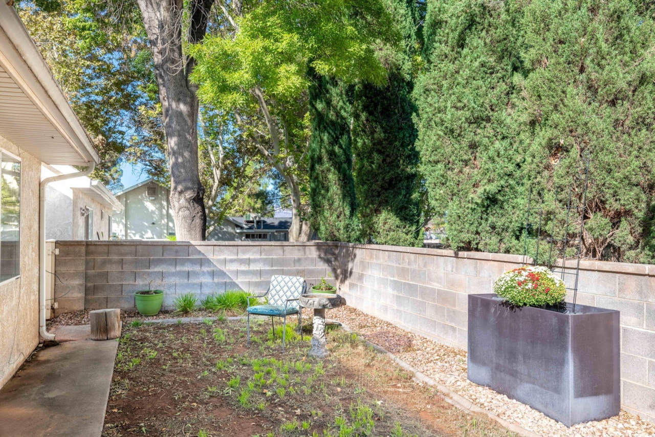 1040 N 1300  W #7 St George, UT 84770 home for sale, MLS#25-266021 - Erika Rogers Photo 22