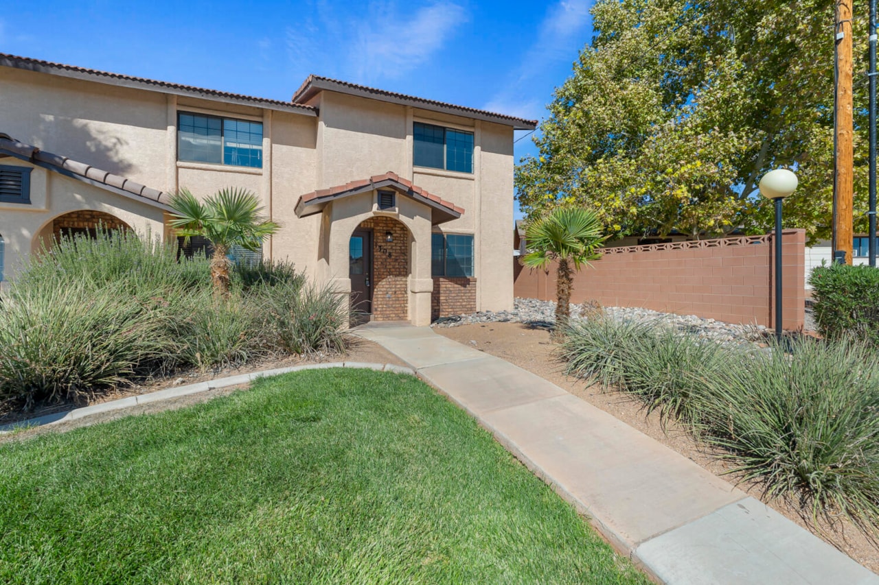 1708 W 1020  N #146 St George, UT 84770 home for sale, MLS#25-266026 - Erika Rogers Photo 3