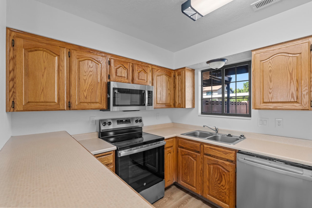 1708 W 1020  N #146 St George, UT 84770 home for sale, MLS#25-266026 - Erika Rogers Photo 9