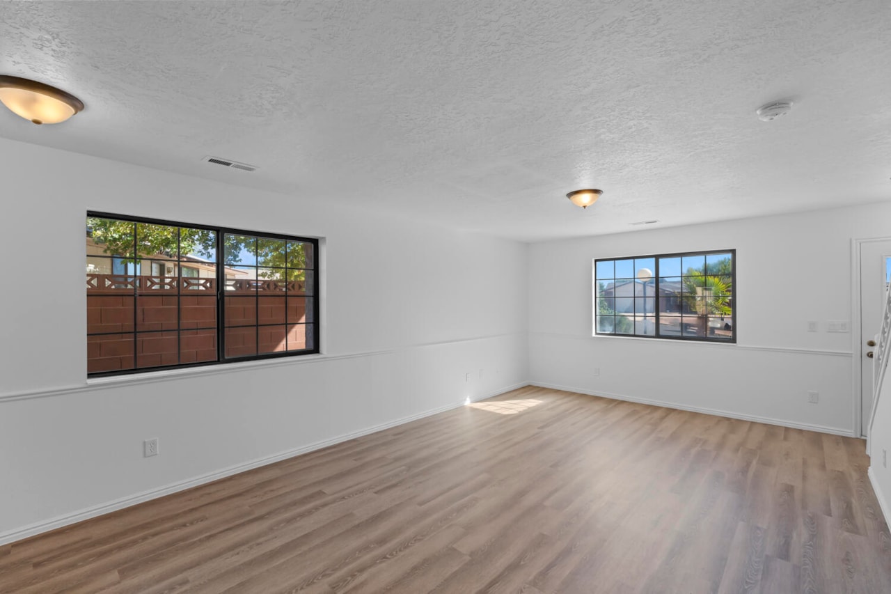 1708 W 1020  N #146 St George, UT 84770 home for sale, MLS#25-266026 - Erika Rogers Photo 12