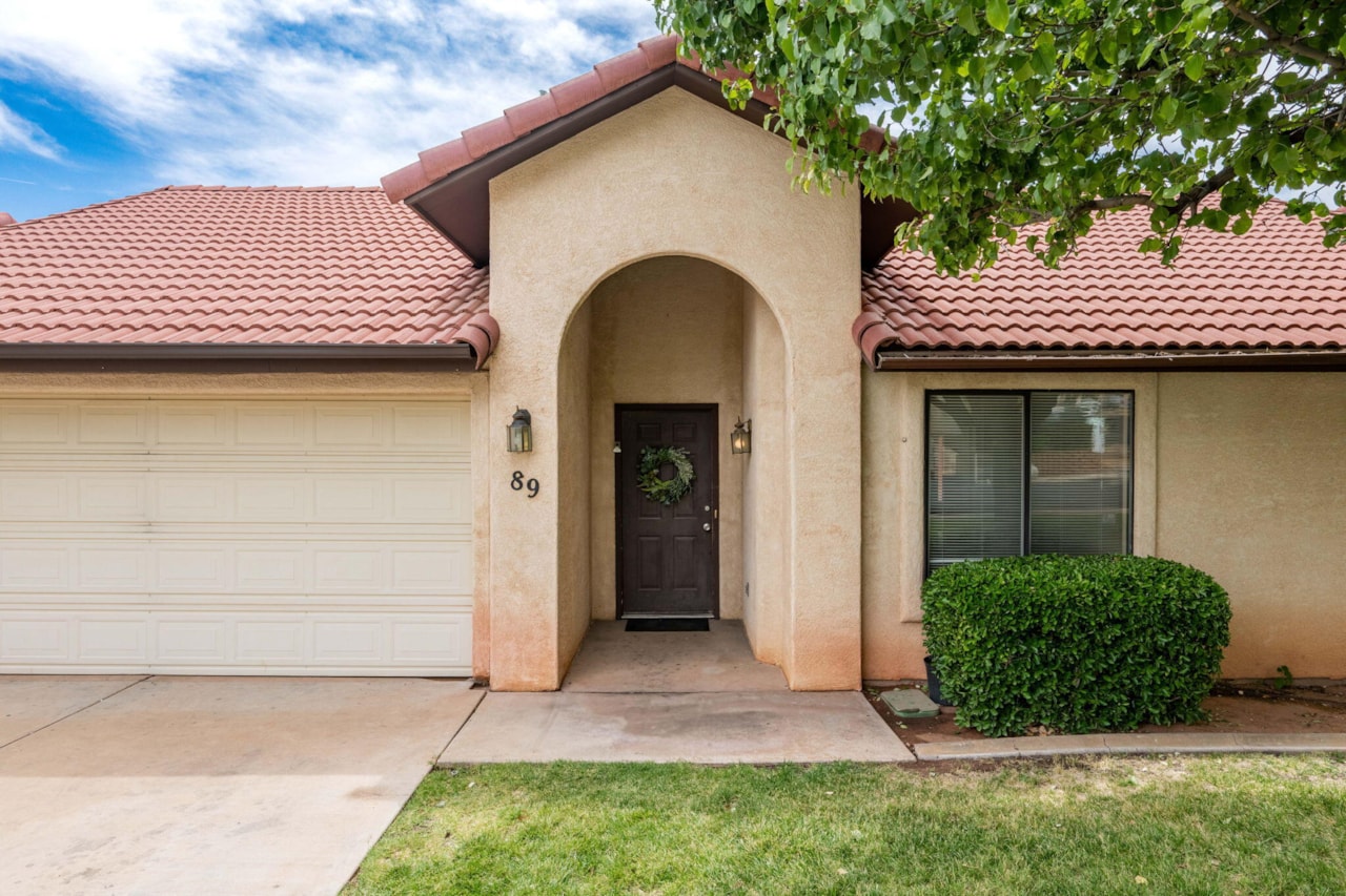 301 S 1200 E #89 St George, UT 84790 home for sale, MLS#25-263793 - Erika Rogers Photo 2