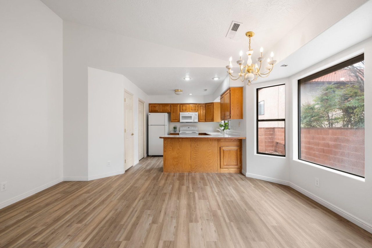 301 S 1200 E #89 St George, UT 84790 home for sale, MLS#25-263793 - Erika Rogers Photo 7