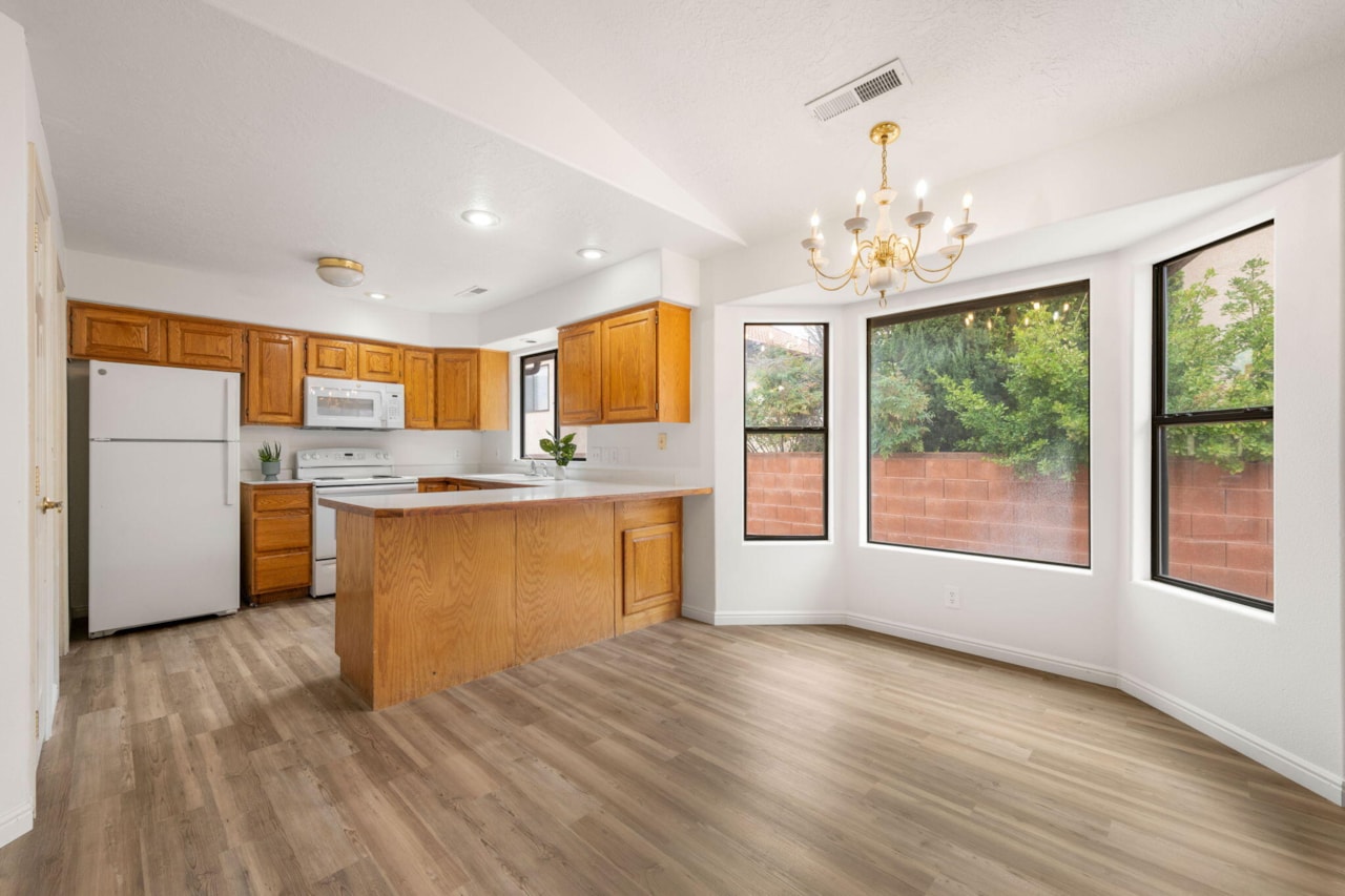 301 S 1200 E #89 St George, UT 84790 home for sale, MLS#25-263793 - Erika Rogers Photo 9