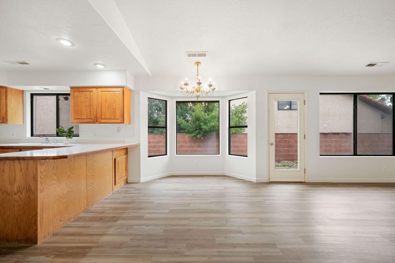 301 S 1200 E #89 St George, UT 84790 home for sale, MLS#25-263793 - Erika Rogers Photo 10