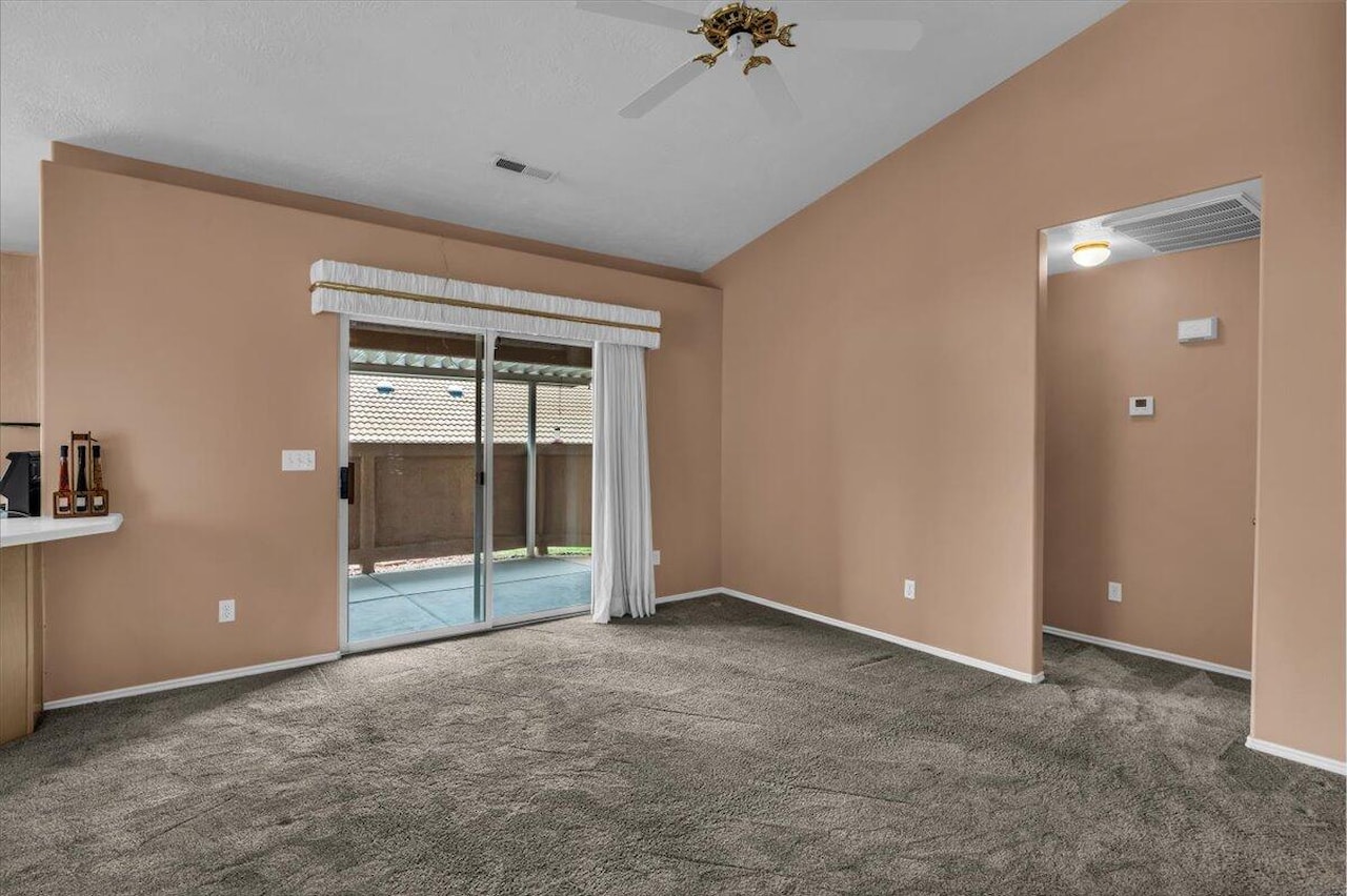 210 N Mall #46 St George, UT 84790 home for sale, MLS#25-266065 - Erika Rogers Photo 3