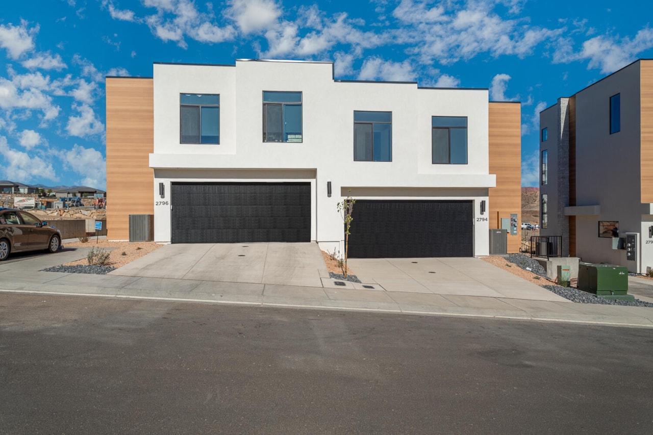 2762 W Silver Cholla LN St George, UT 84770 home for sale, MLS#25-266082 - Erika Rogers Photo 2