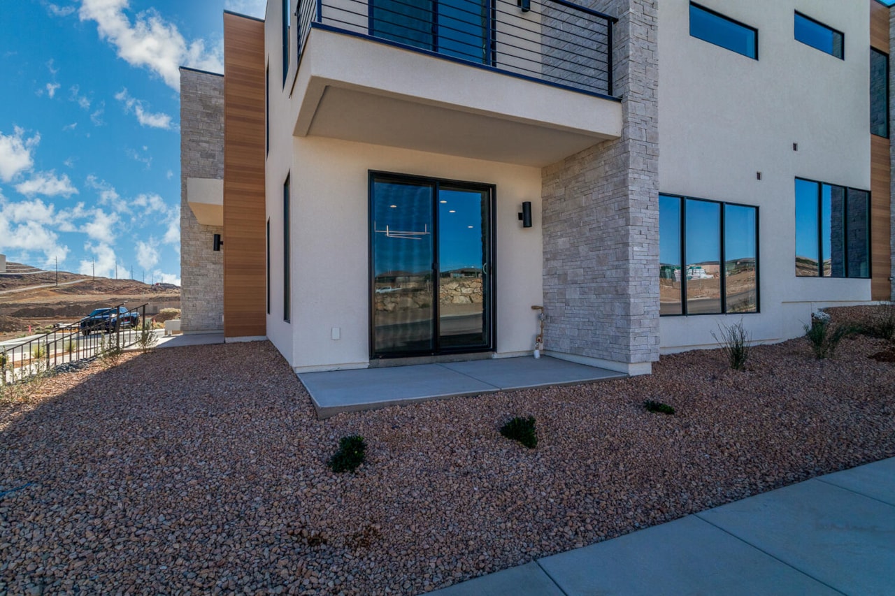 2762 W Silver Cholla LN St George, UT 84770 home for sale, MLS#25-266082 - Erika Rogers Photo 11