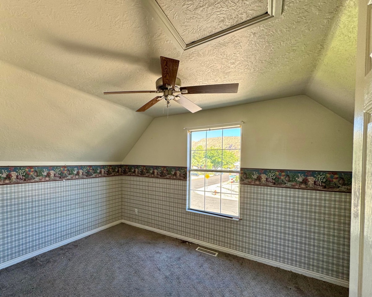 72 S 250  W La Verkin, UT 84745 home for sale, MLS#25-266080 - Erika Rogers Photo 14