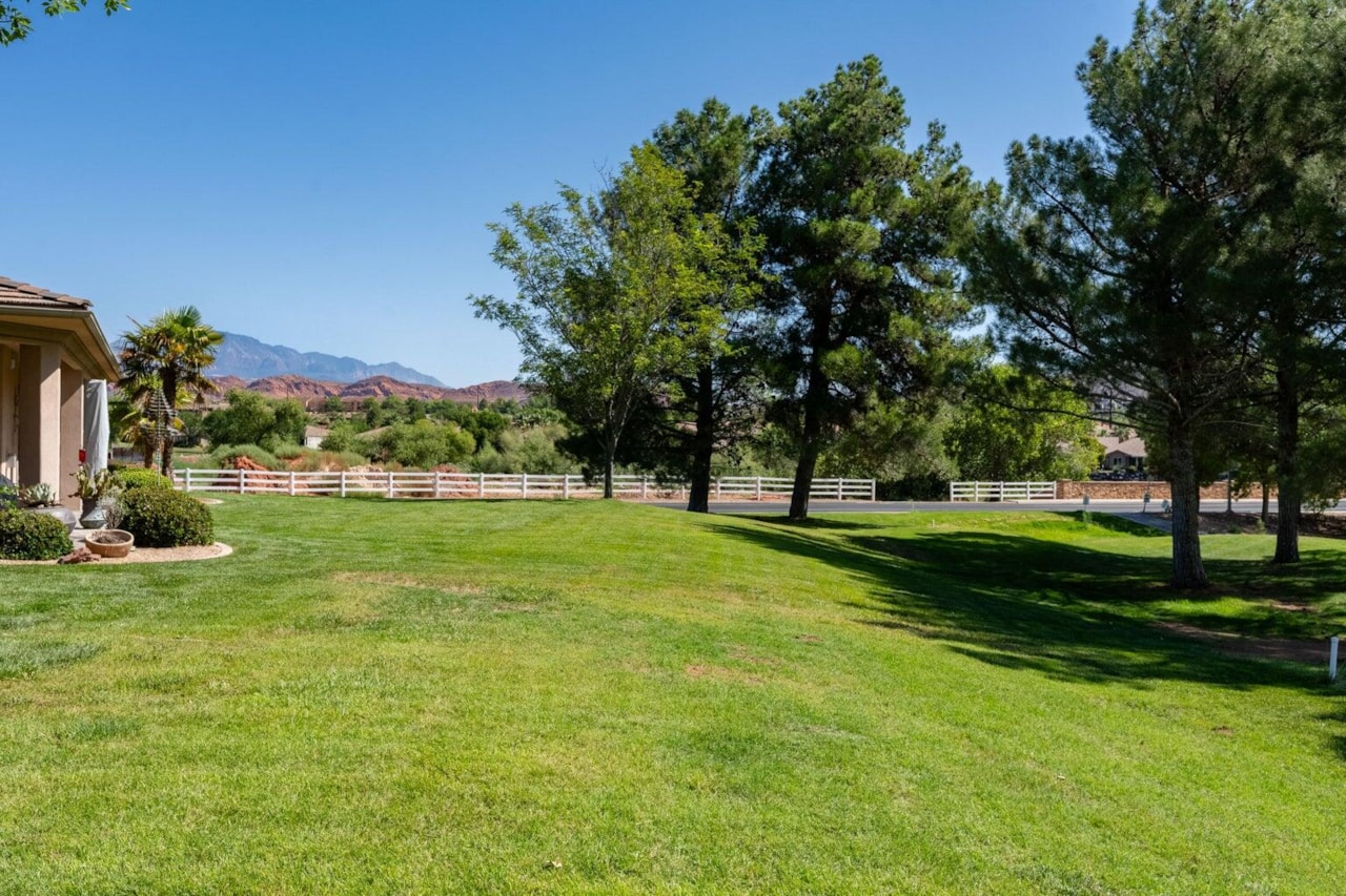 2005 W Monterey DR St George, UT 84770 home for sale, MLS#25-266067 - Erika Rogers Photo 41