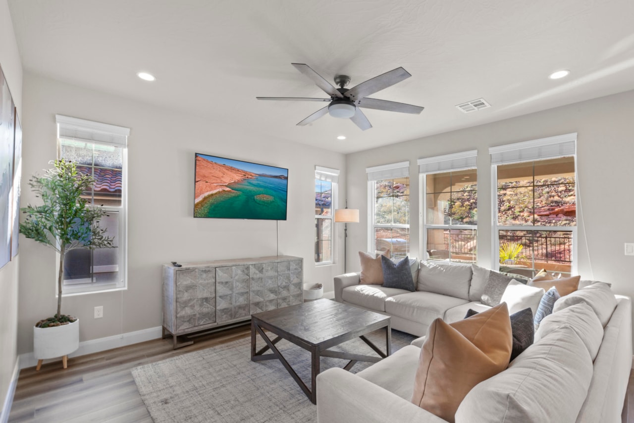 2343 E Escondido DR Washington, UT 84780 home for sale, MLS#25-266111 - Erika Rogers Photo 2