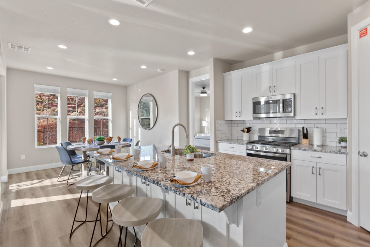 2343 E Escondido DR Washington, UT 84780 home for sale, MLS#25-266111 - Erika Rogers Photo 6