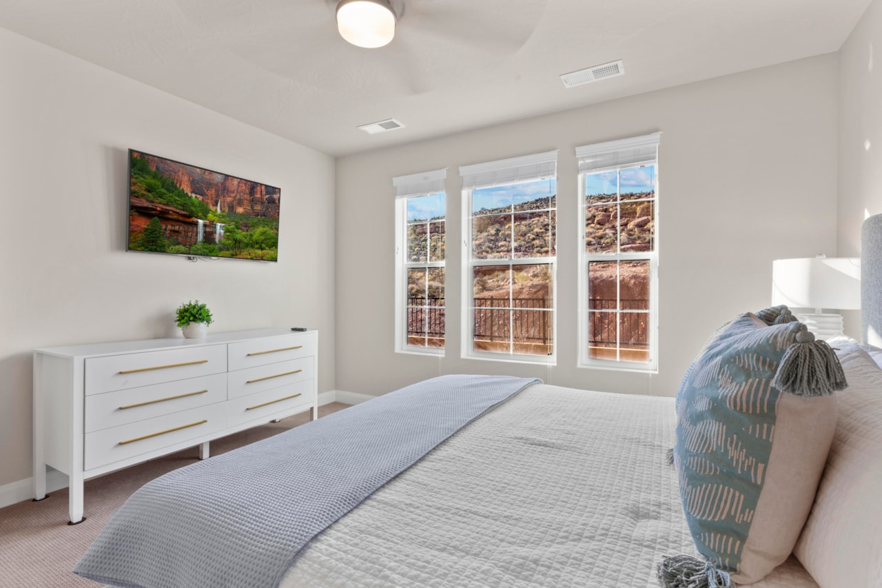 2343 E Escondido DR Washington, UT 84780 home for sale, MLS#25-266111 - Erika Rogers Photo 16